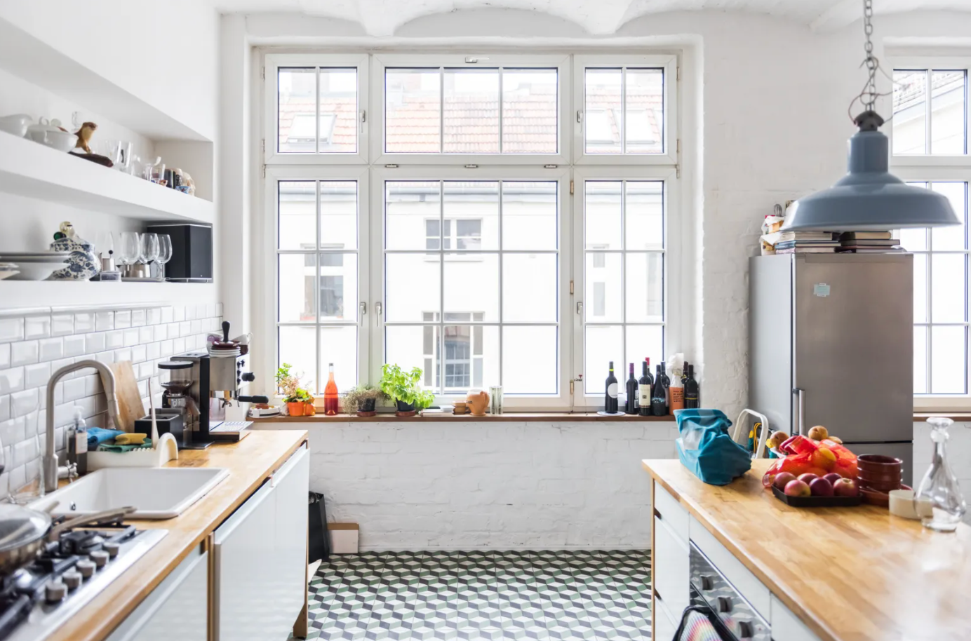 Floating Shelves and 9 Other Kitchen Trends Taking TikTok by Storm