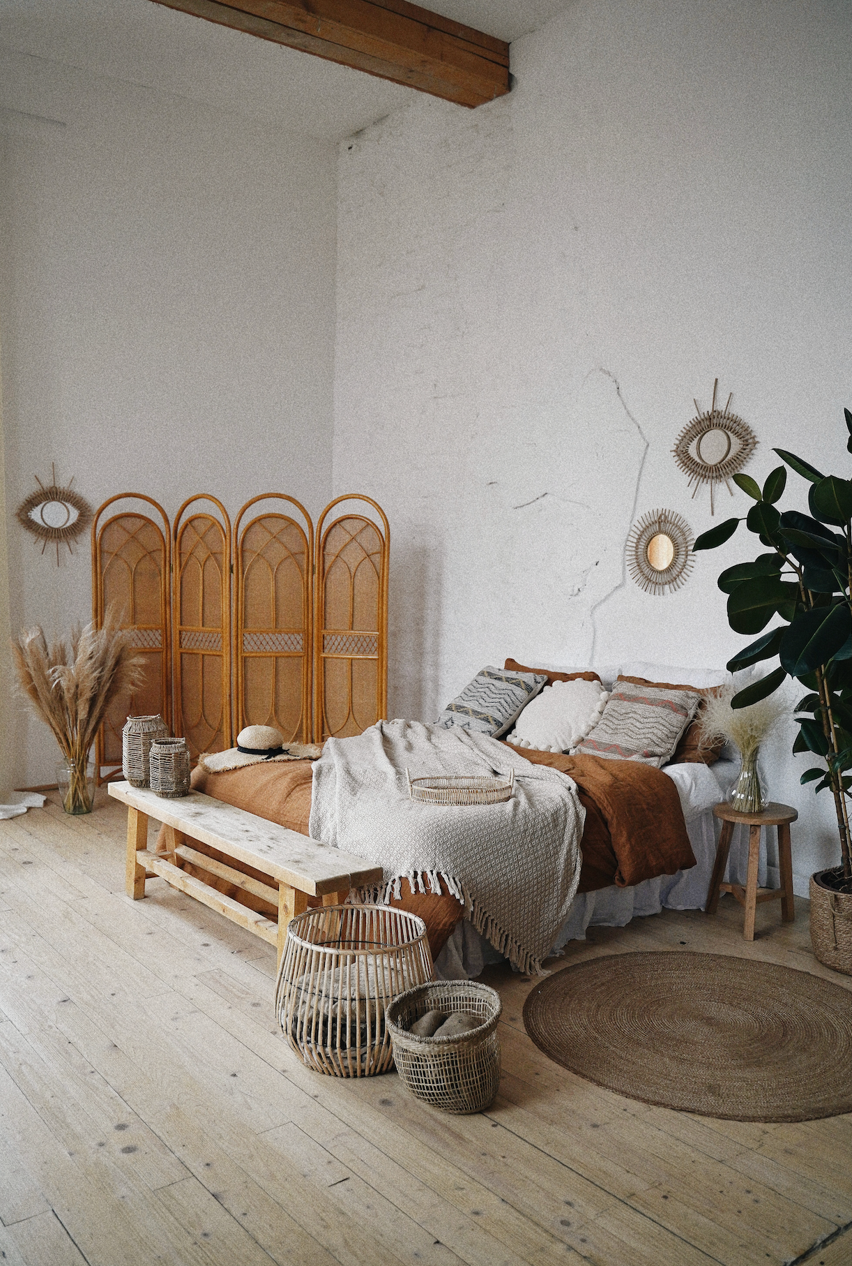10 tips for Decorating a beautiful bedroom for yourself
