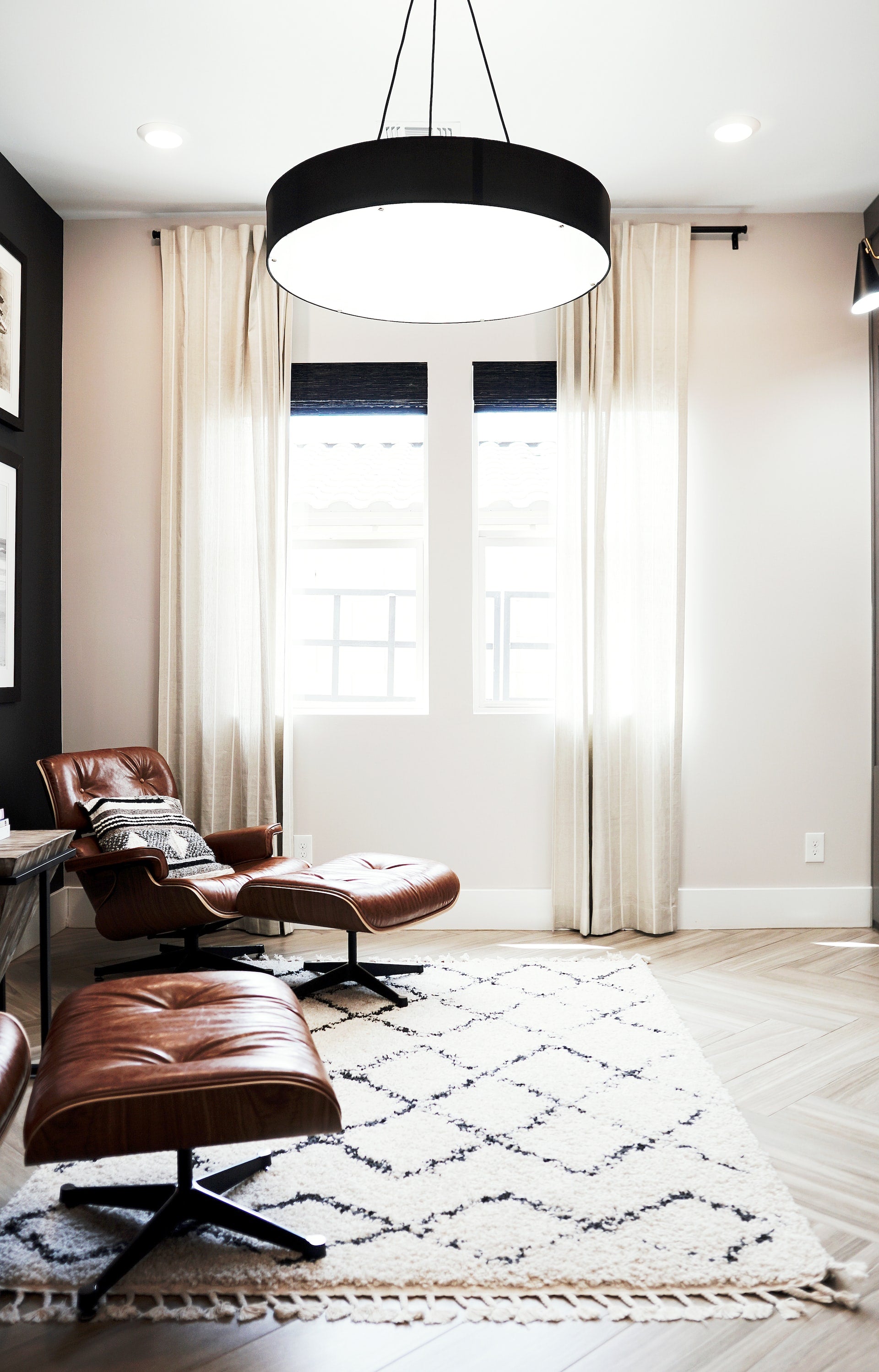 Why scandinavian interior works well with colourful rugs