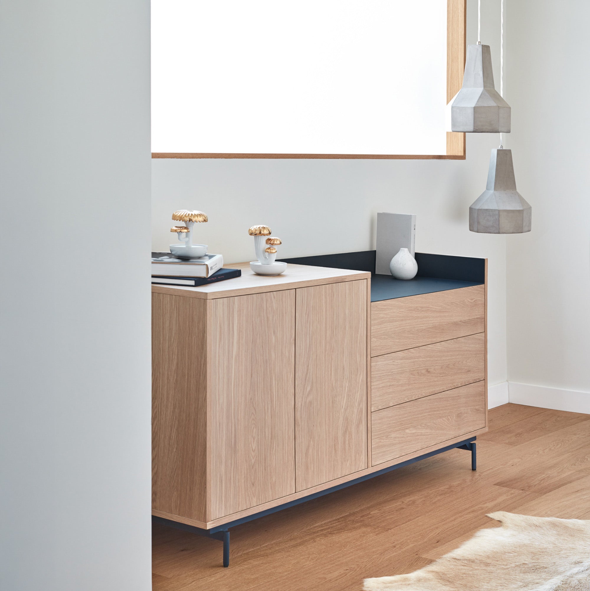 Sideboard Valley 2D3Dr Oak Metal Tray/ Legs Dark B
