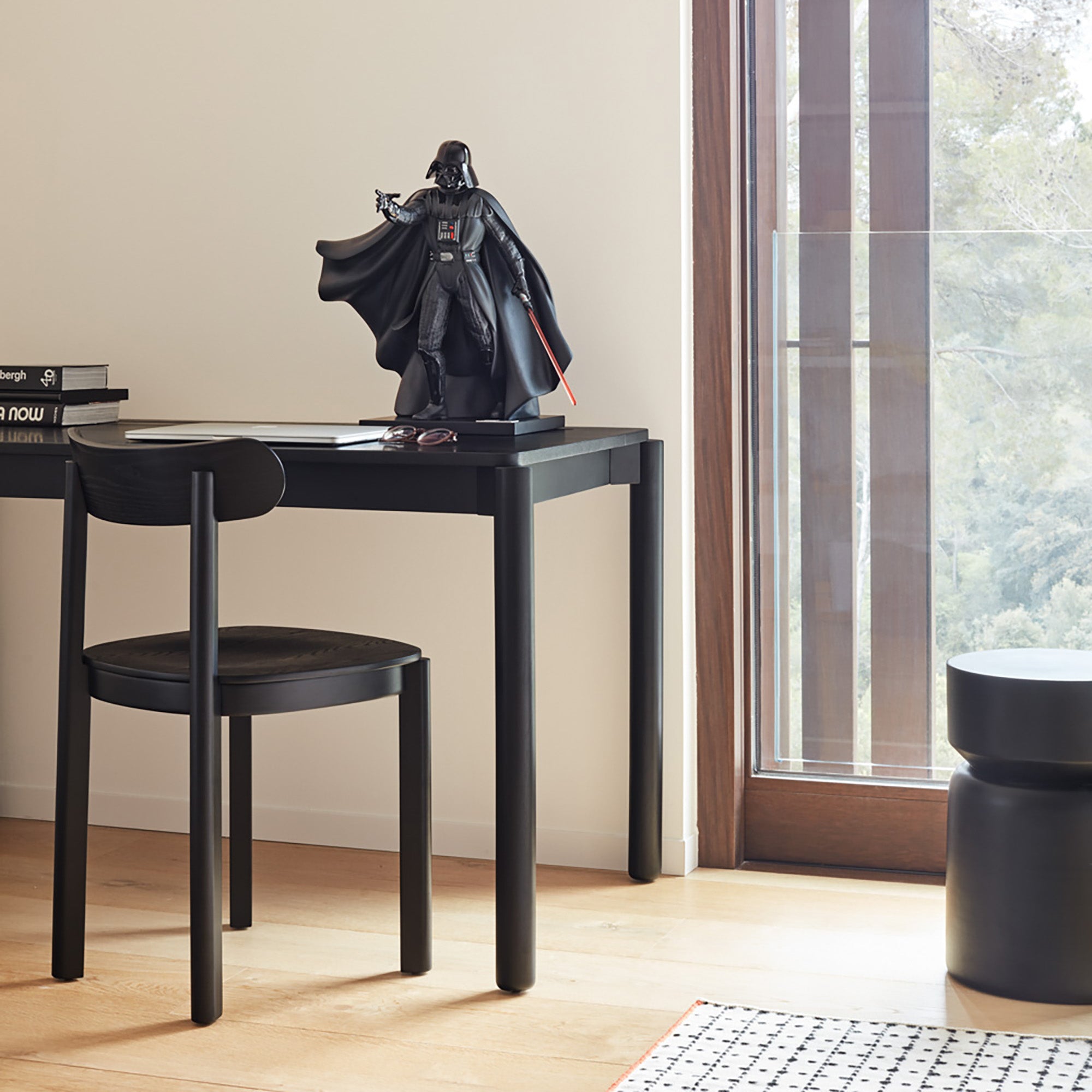 Desk Atlas Black