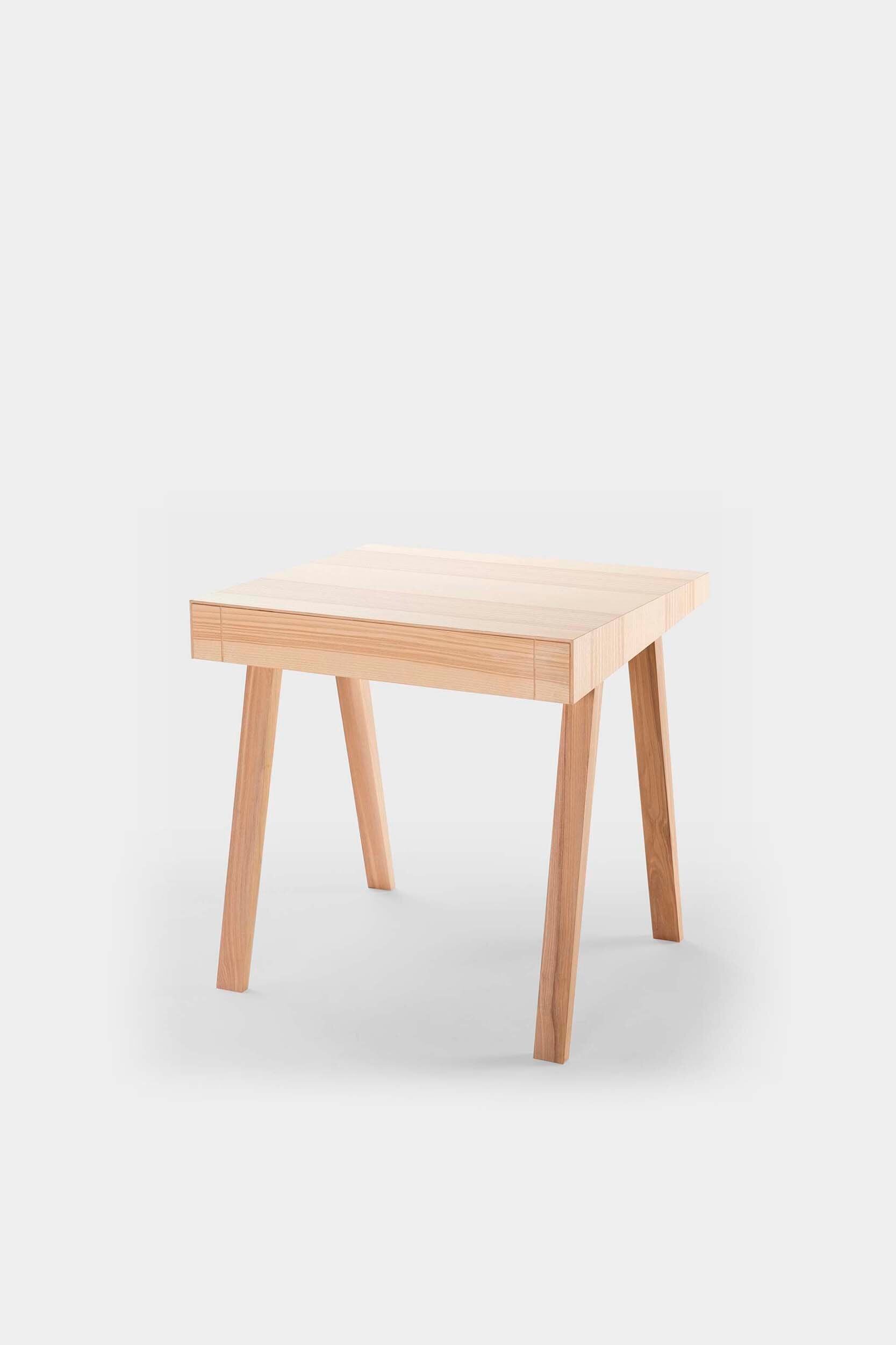 4.9 Desk in Natural Ash 1 Drawer