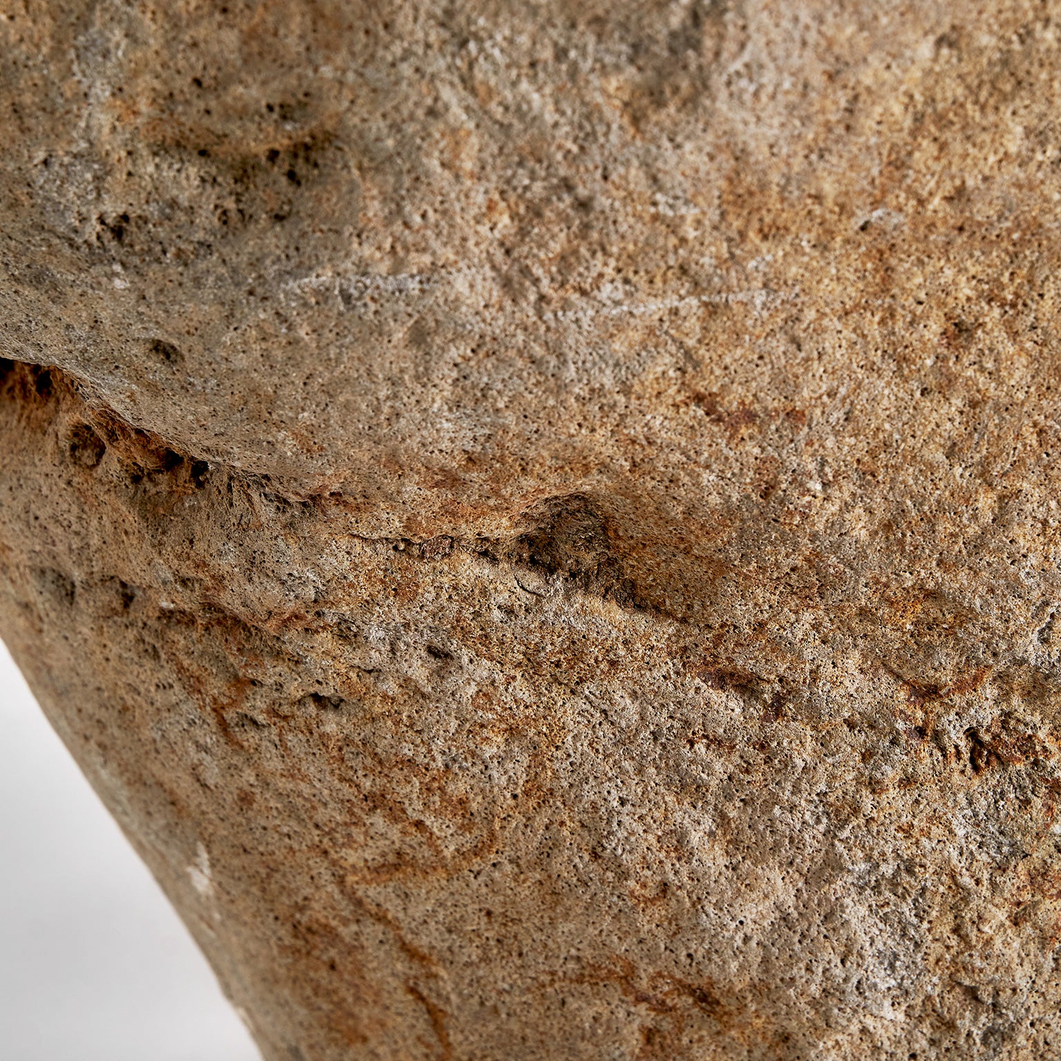 Escorpión Vintage Stone Washbasin - Brown Natural Stone Basin