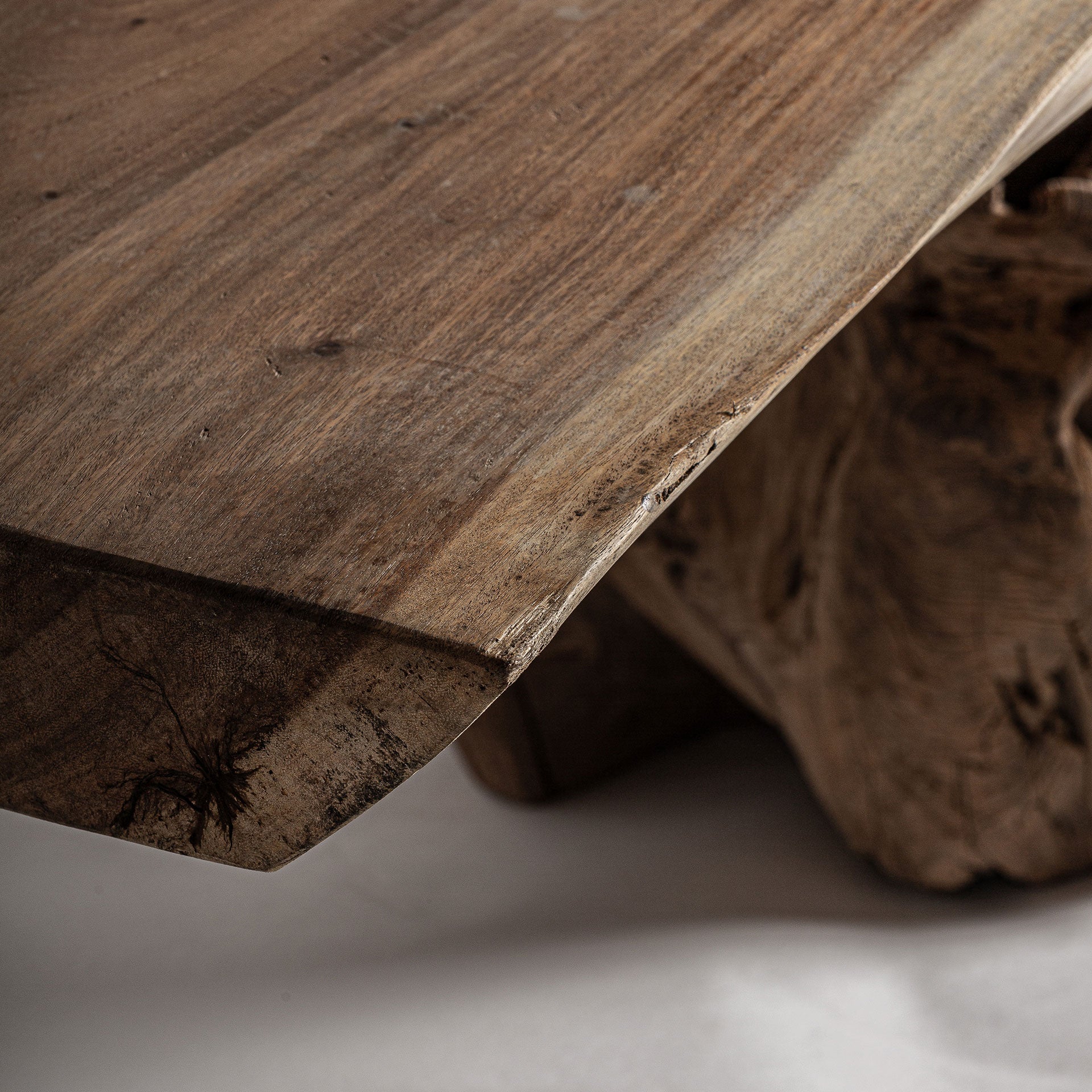 KANYE COFFEE TABLE