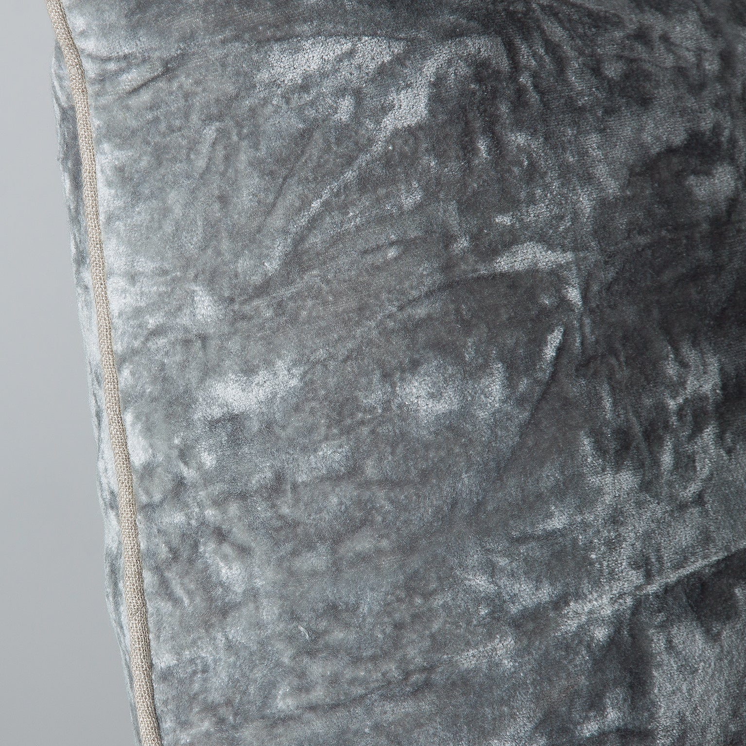 HELOE CUSHION