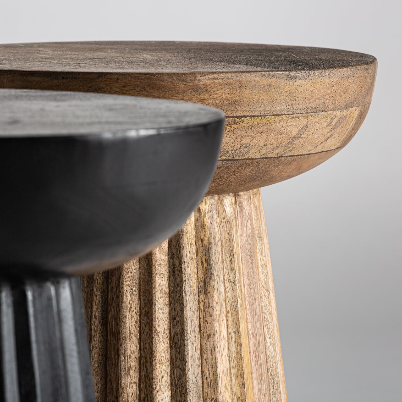 Plissé Wood Side Table - Art Deco Mango Wood