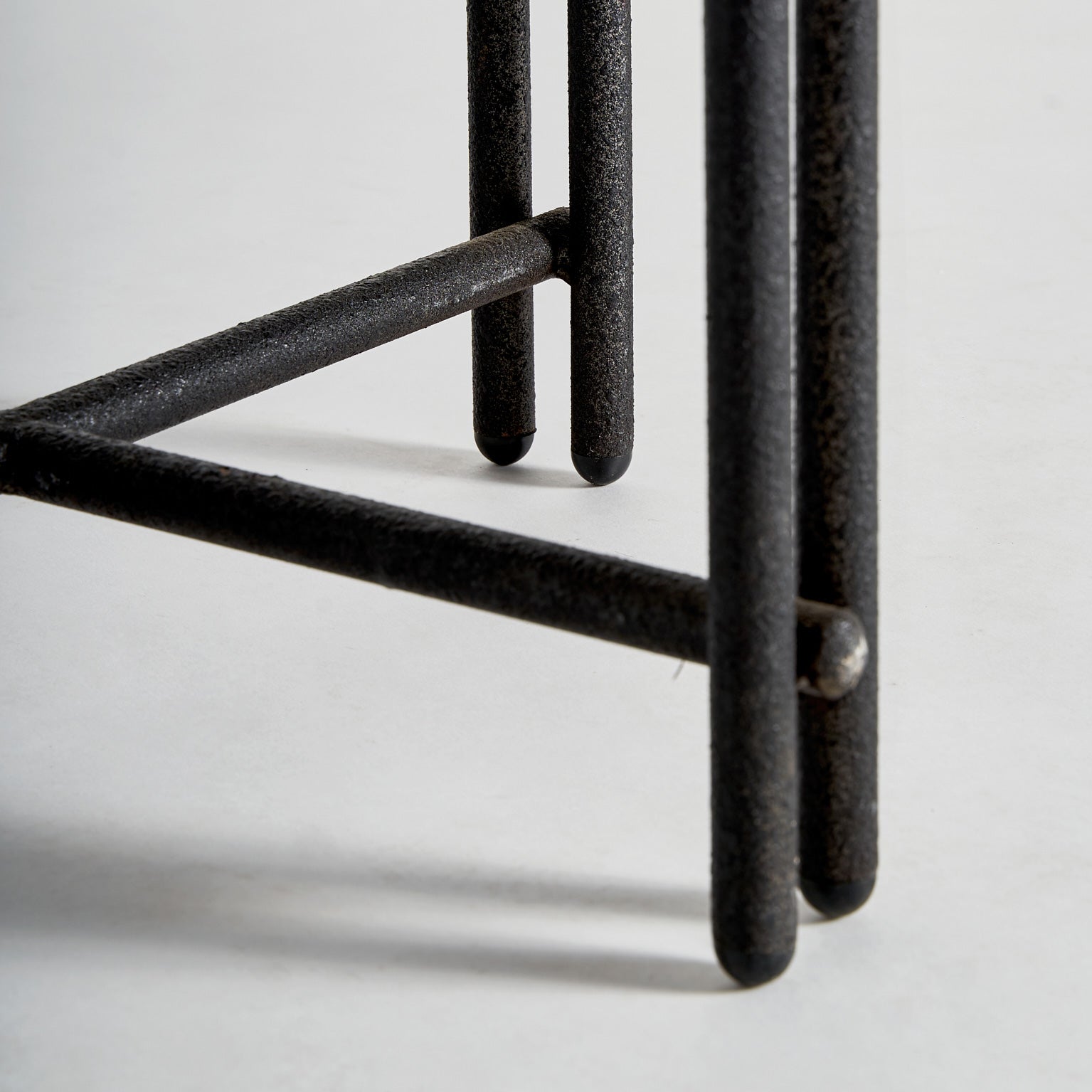 MINOT SIDE TABLE