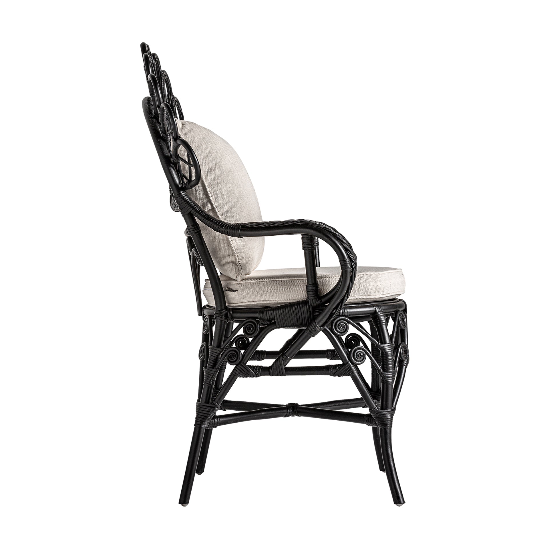 NULVI ARMCHAIR
