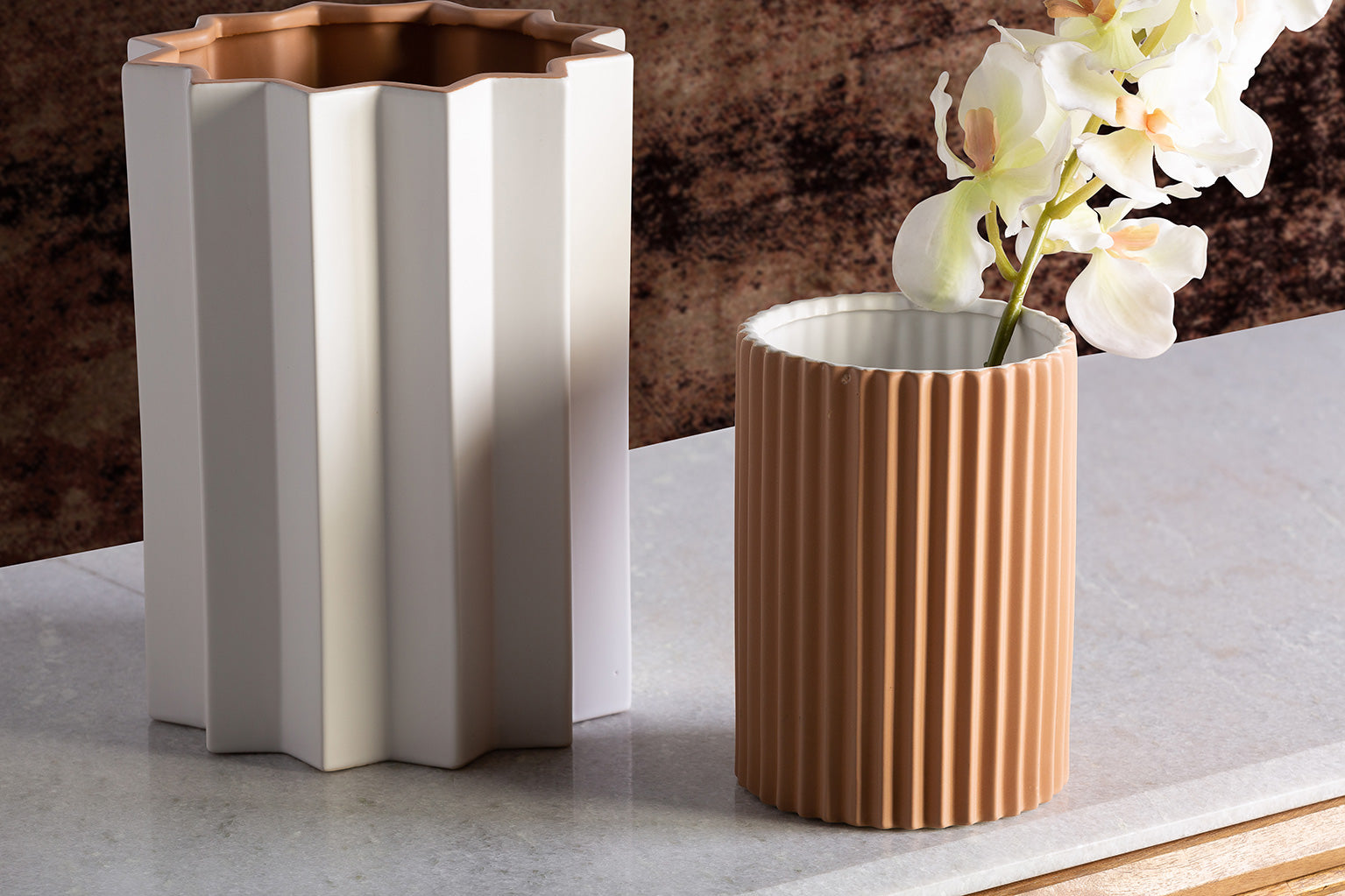 PLISSÉ STONE VASE
