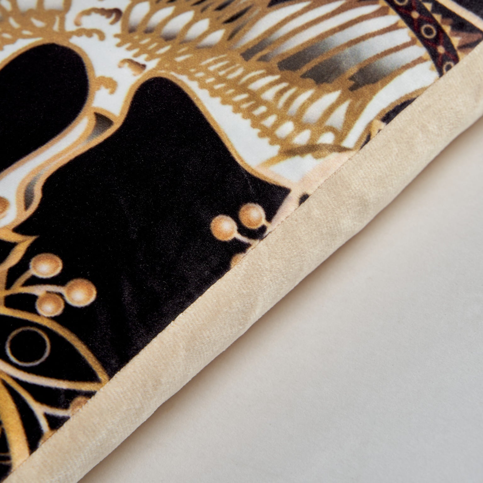 ACHLYS CUSHION