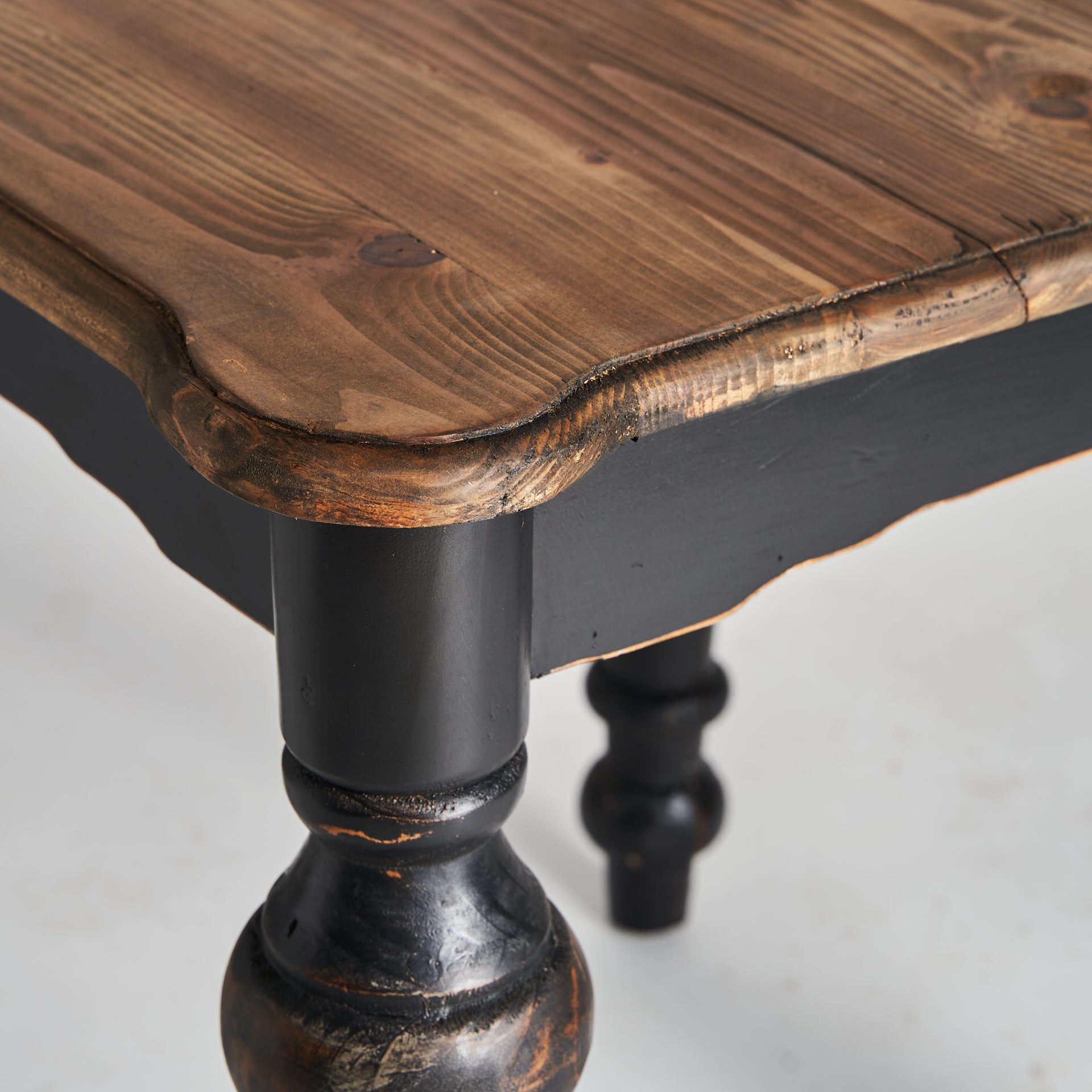 Zenica Provençal Side Table - Black Elm Wood Detachable