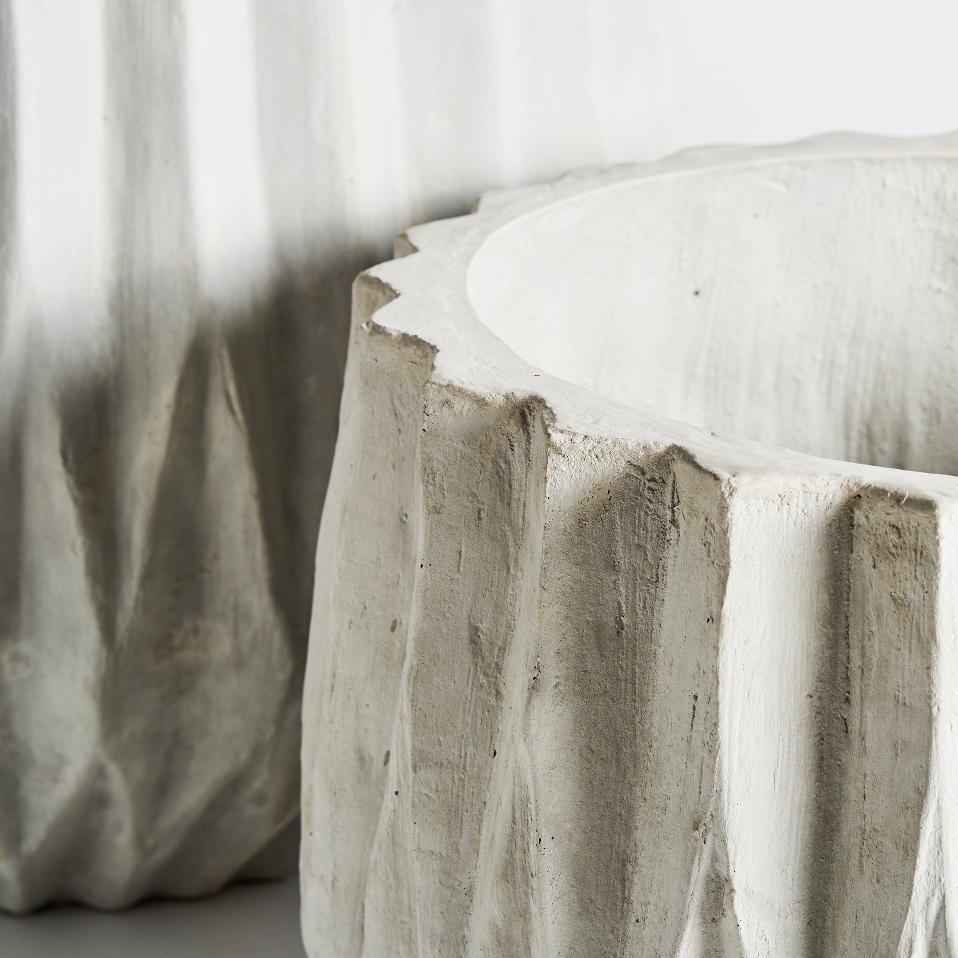 Essing Contemporary Plant Pot Set - White Ceramic (Set of 2)