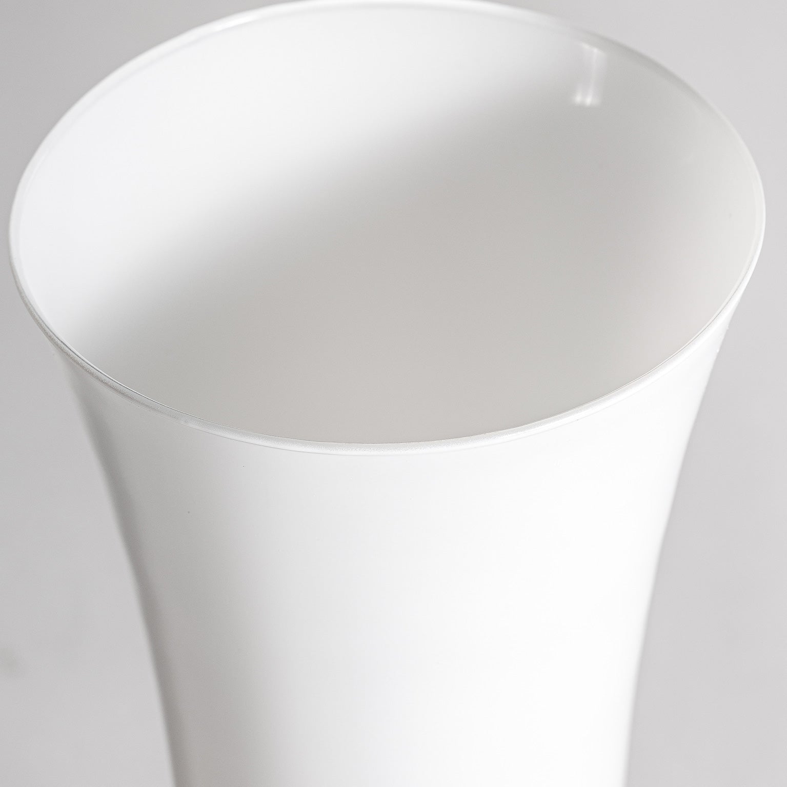 Donet Art Deco Vase - White Crystal Bright Finish