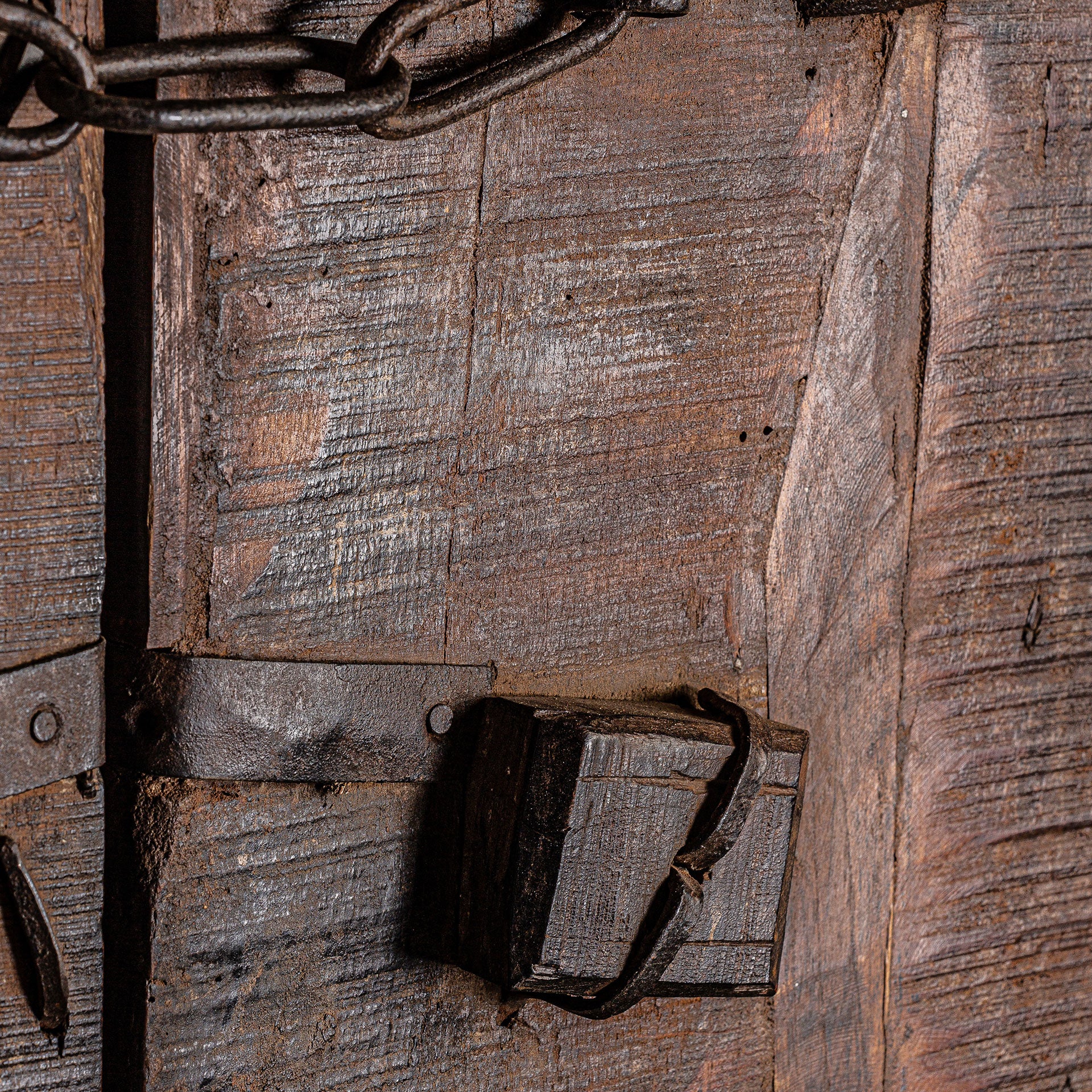 PEIGIE DOOR