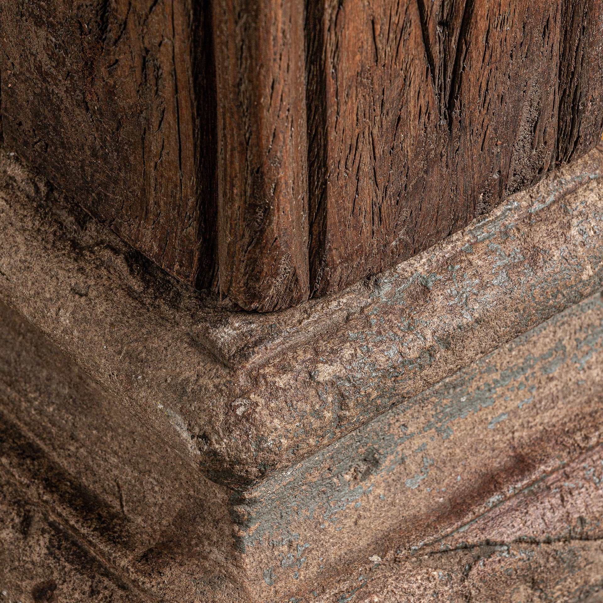 BASTET COLUMN