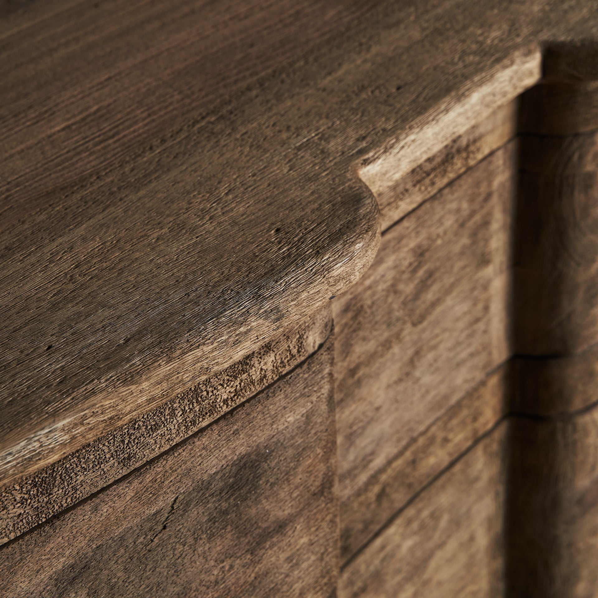 MUNGUIA CHEST OF DRAWERS