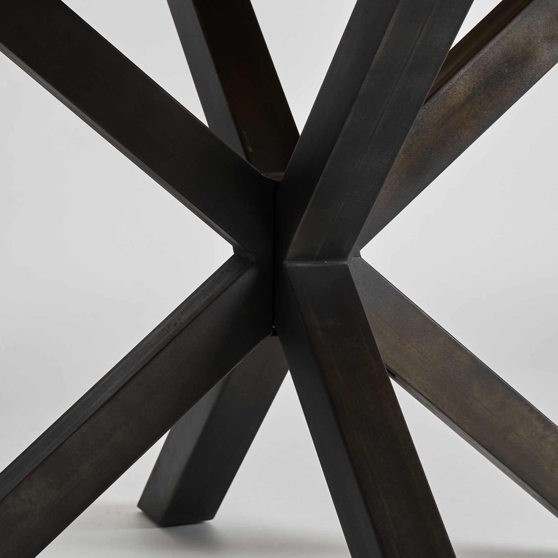 VIBORG DINING TABLE