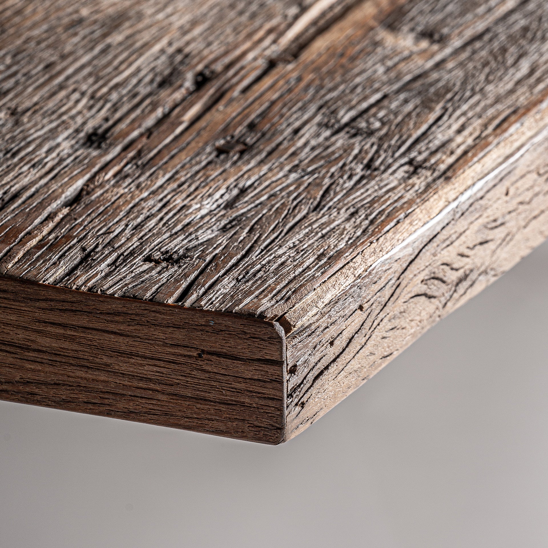 UZOR DINING TABLE