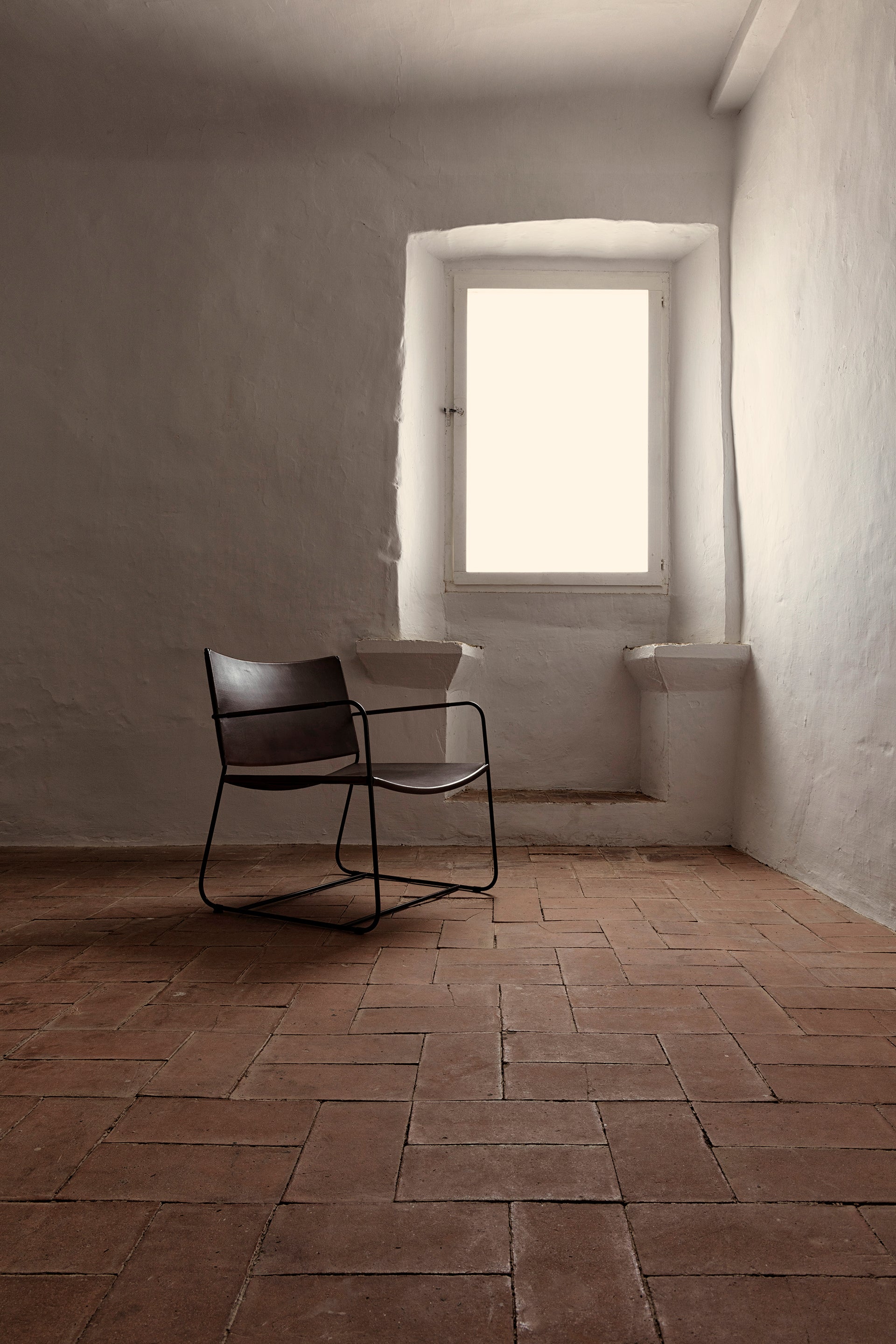 ZELL ARMCHAIR
