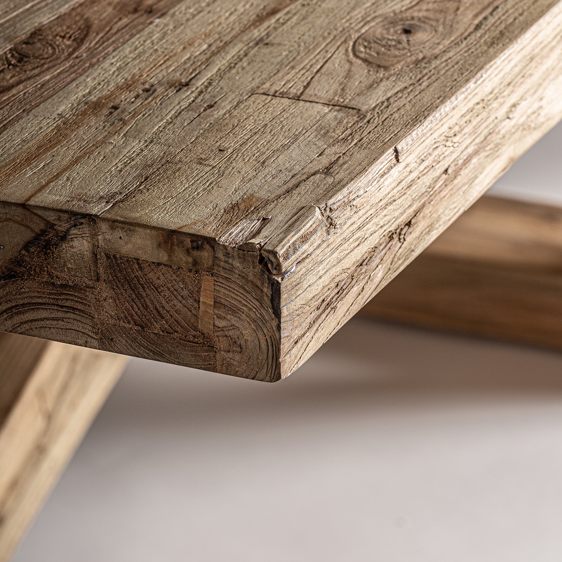 NYSTED DINING TABLE