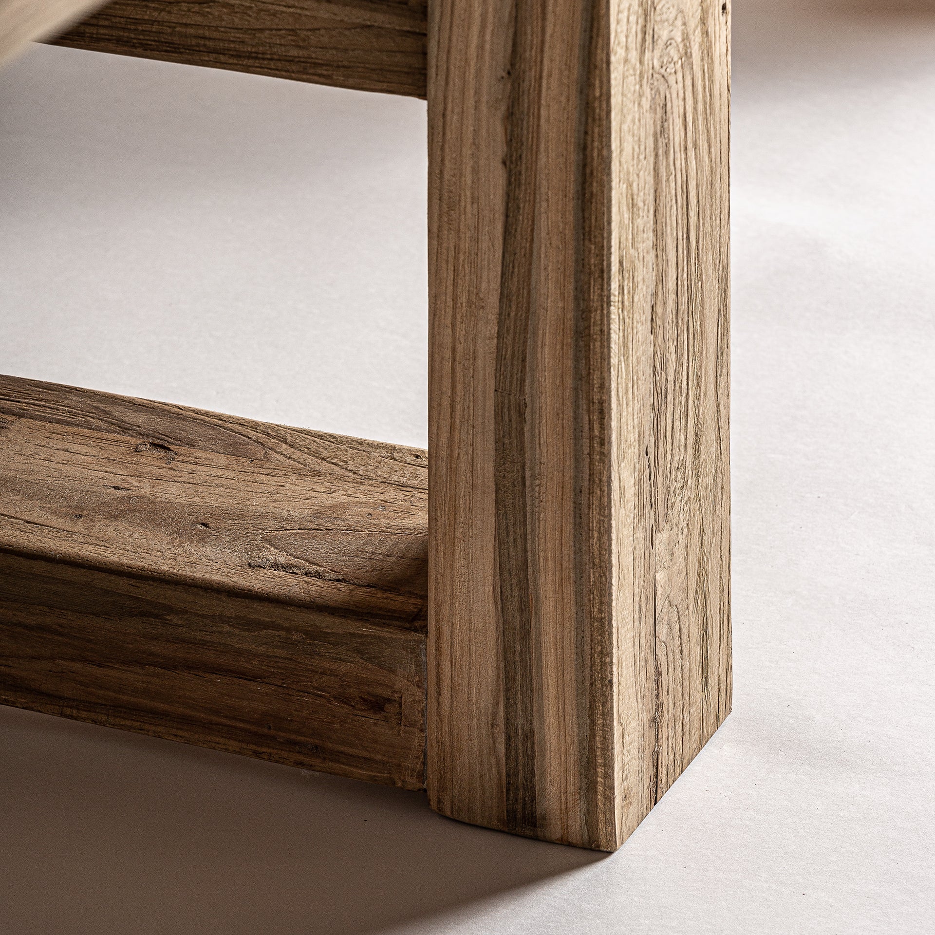 NYSTED DINING TABLE