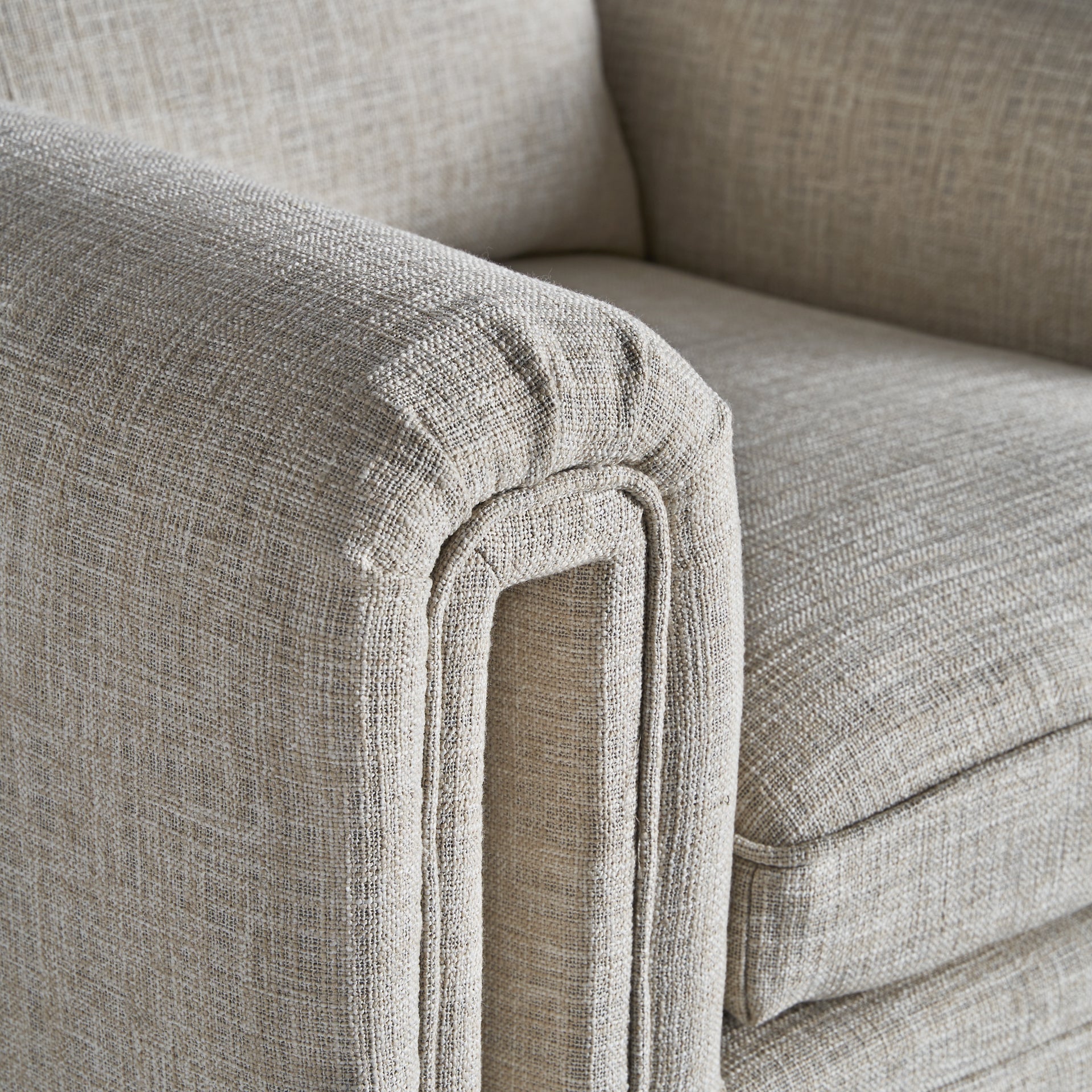 KARKA ARMCHAIR