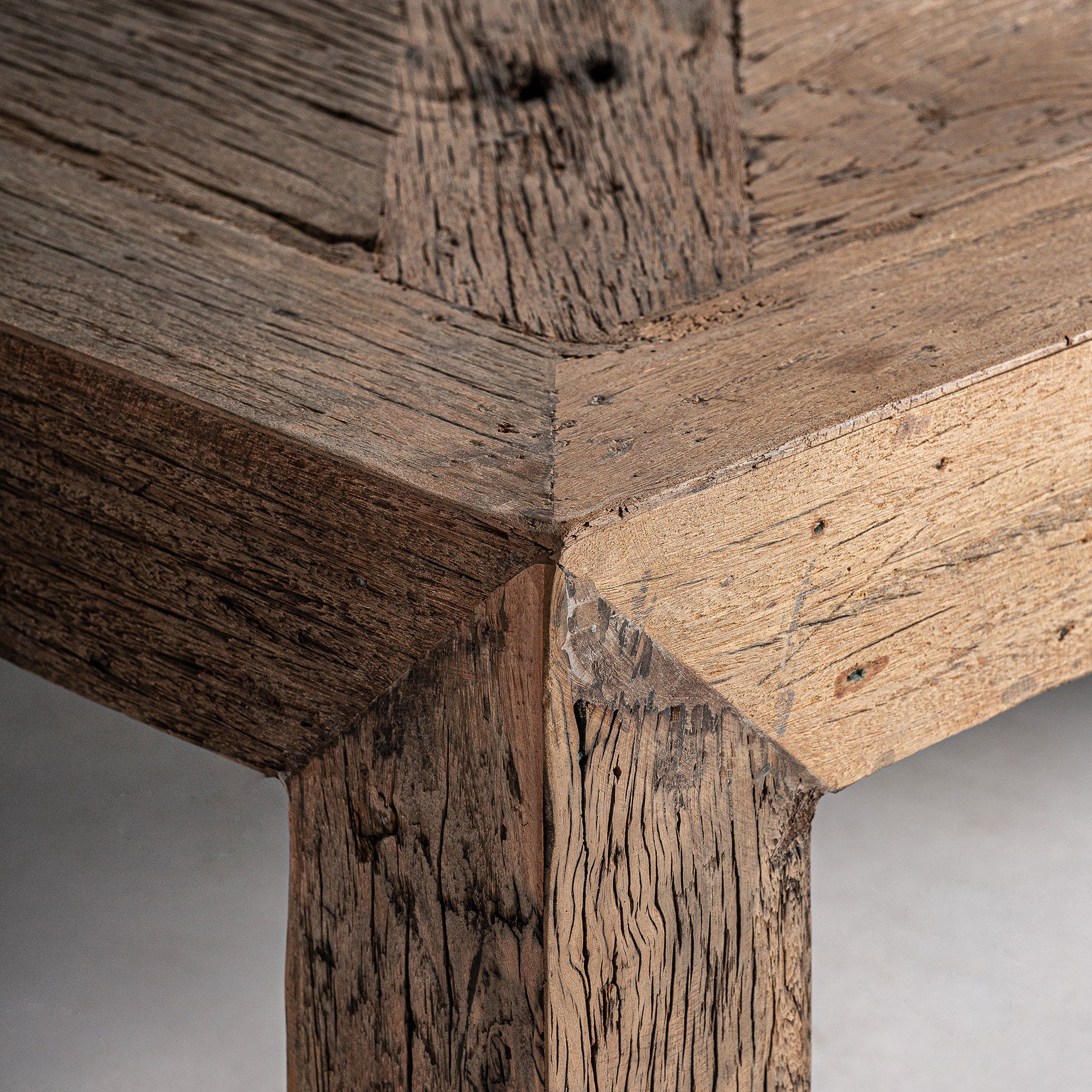 WALDING SIDE TABLE