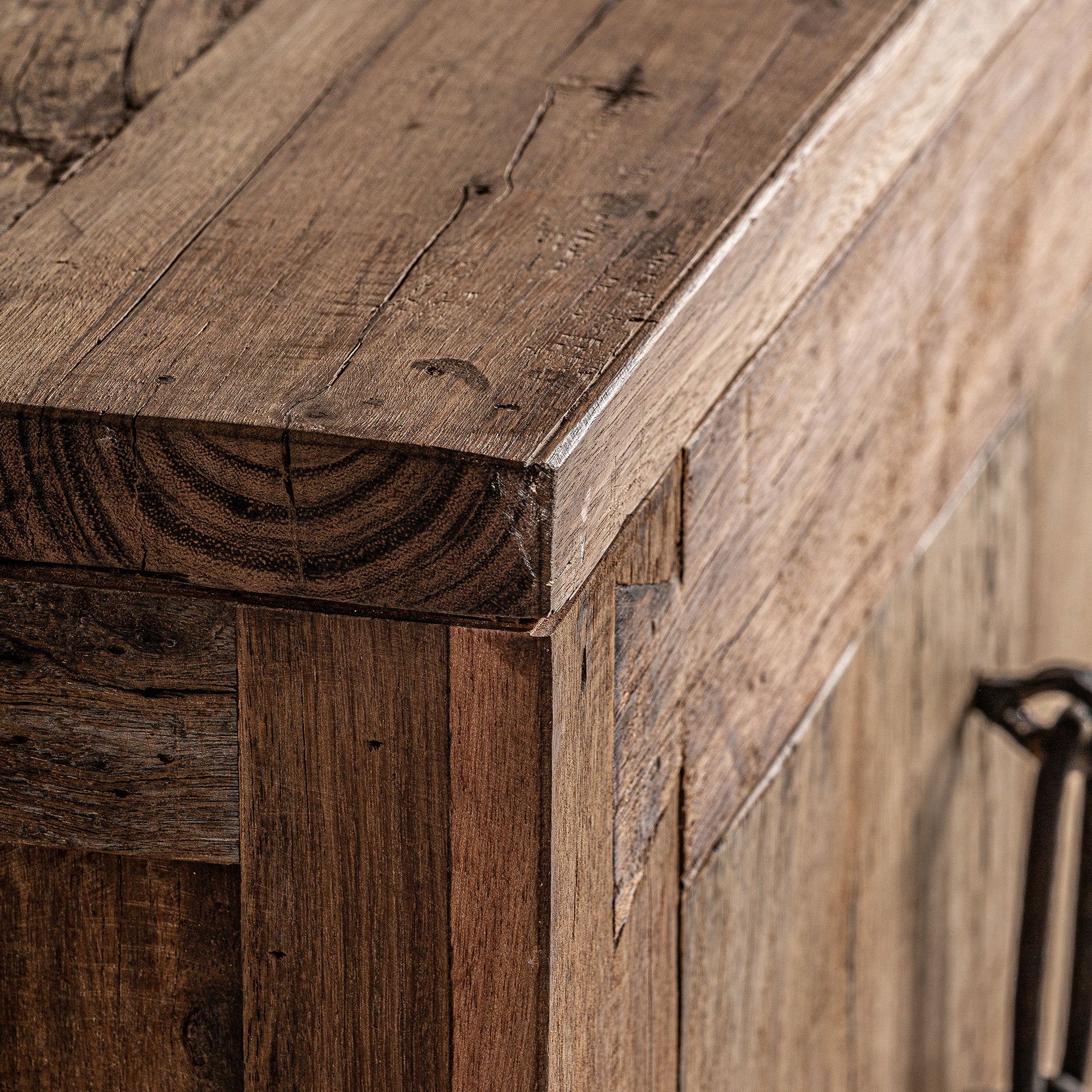 BACKLYN SIDEBOARD