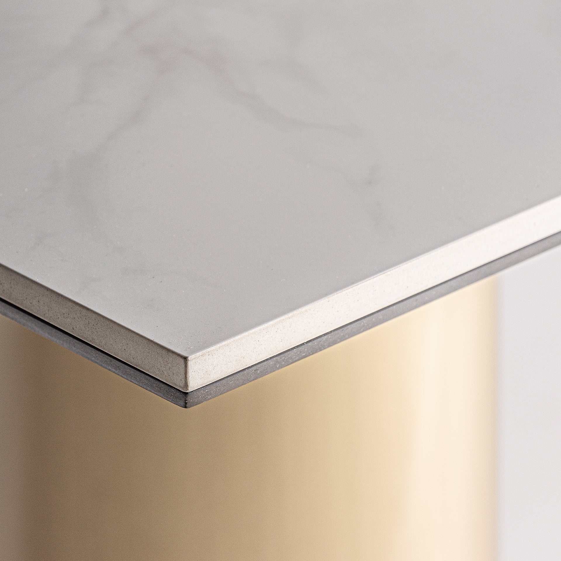 Guldkant Art Deco Bar Table - White Steel & Gold Porcelain Tile