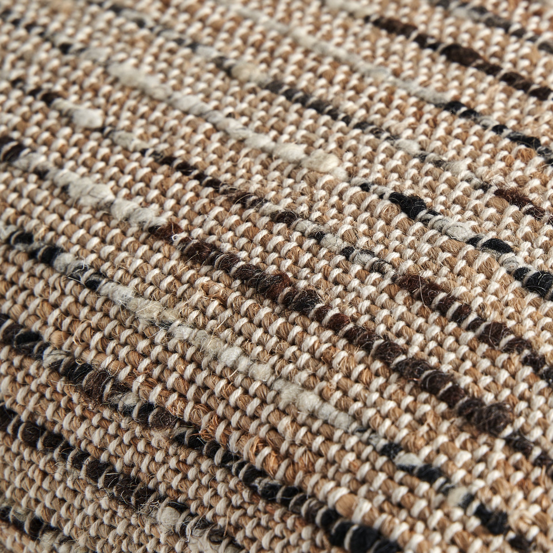 MITTET CUSHION