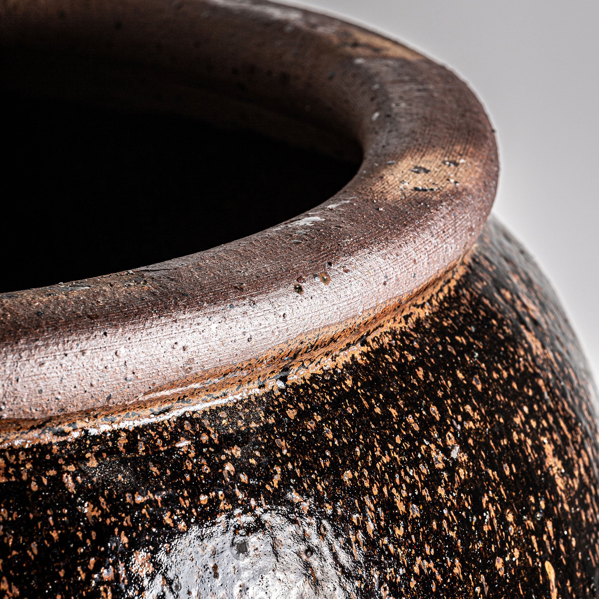 Annika Amphora Vase