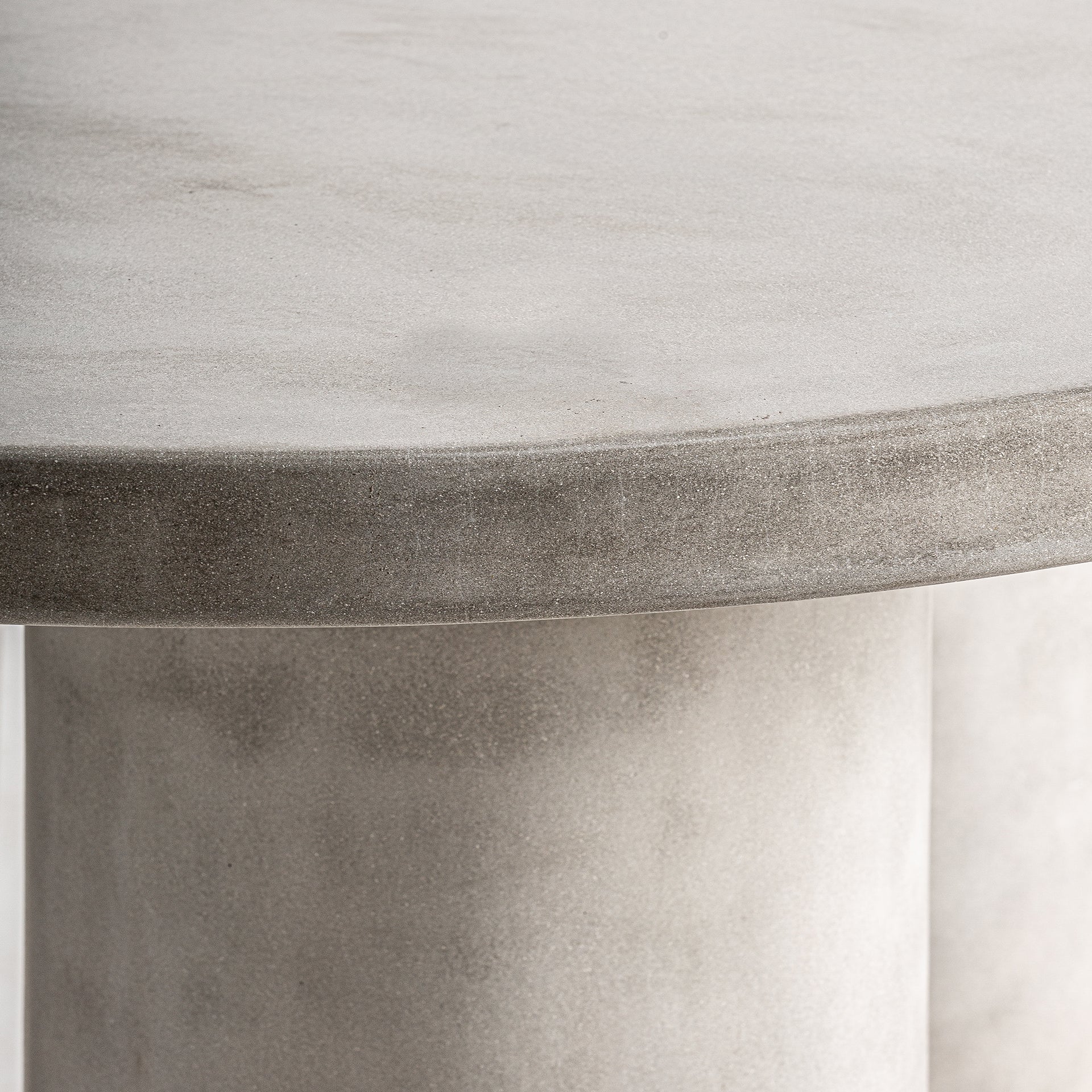 VYTINA DINING TABLE
