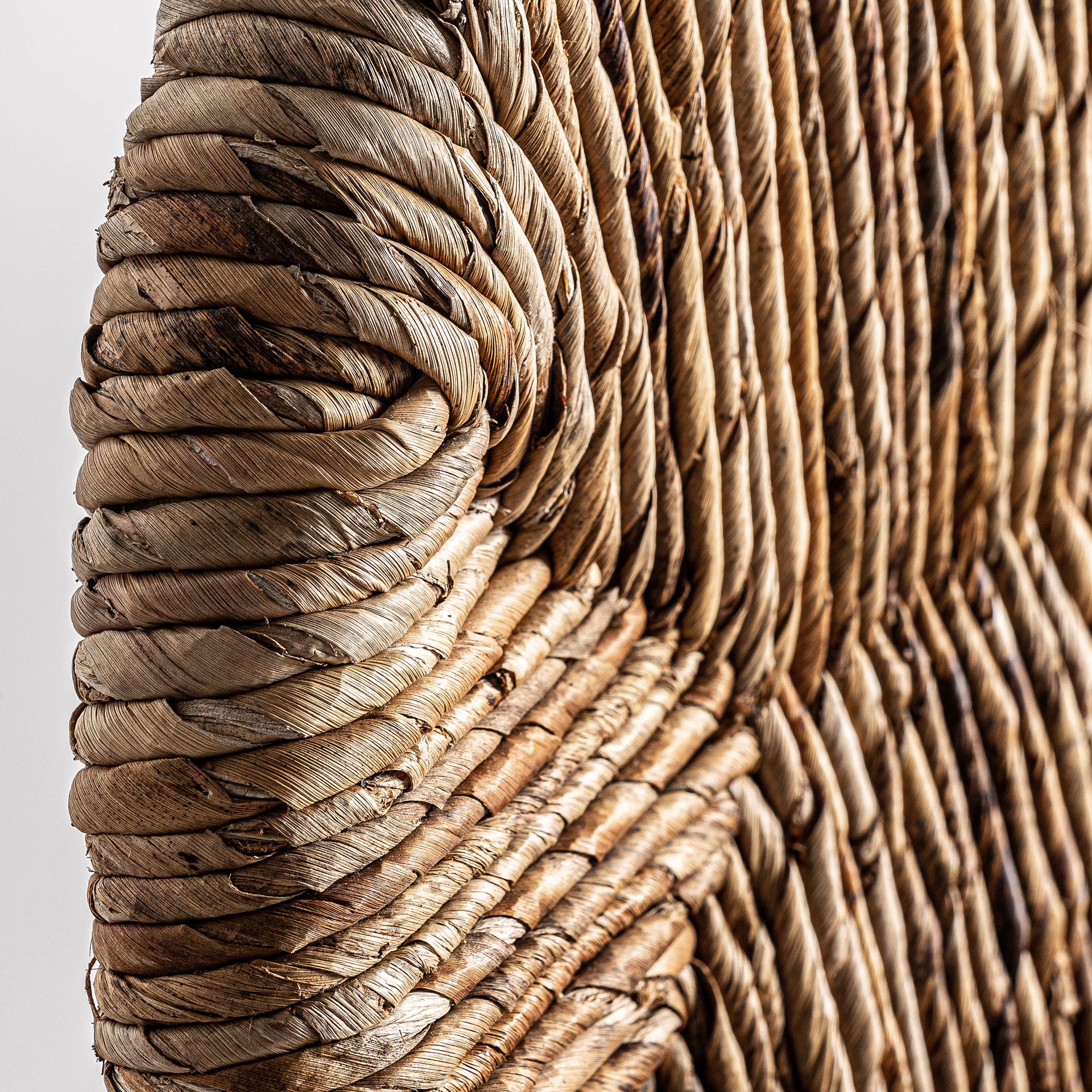 NEKTA CHAIR