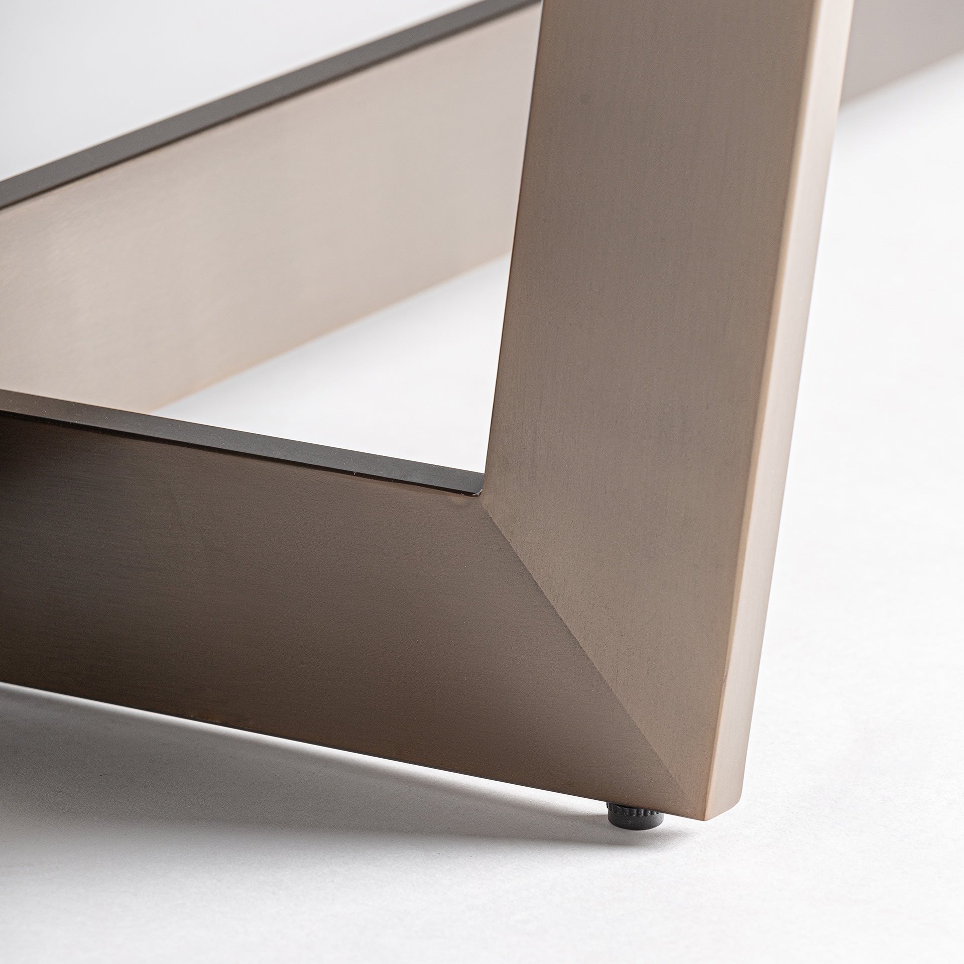 TREMP DINING TABLE