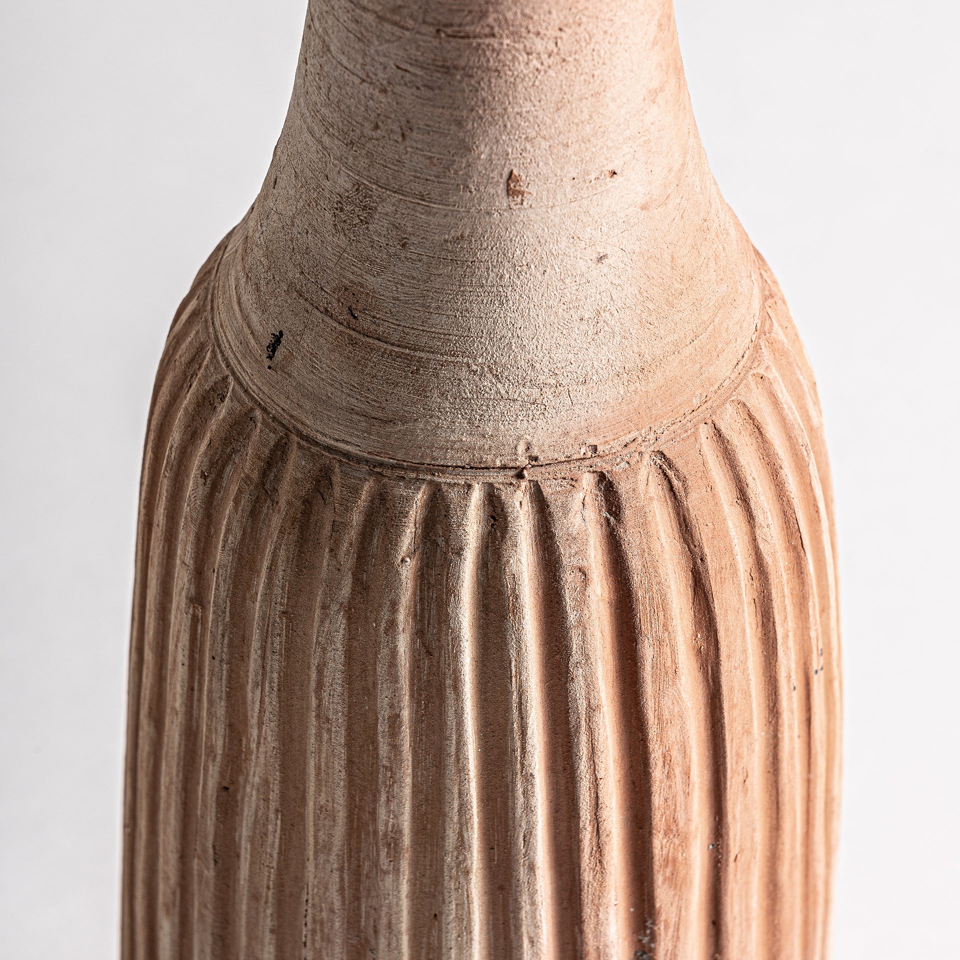 Contemporary Clay Vase – Light Brown Distressed Finish