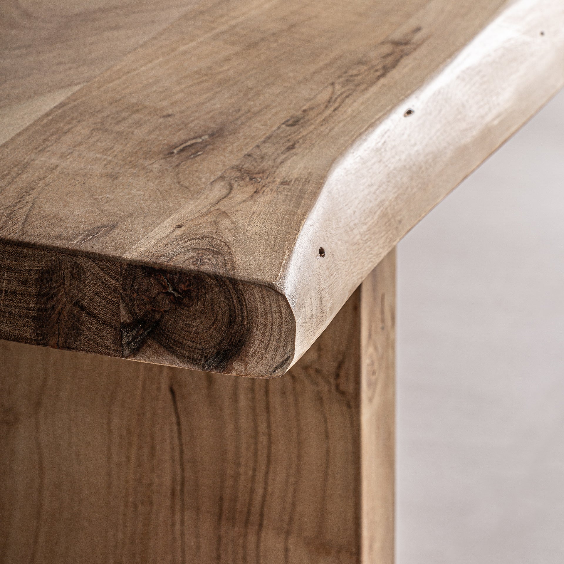 LEWES Acacia Wood Coffee Table - Contemporary Light Brown