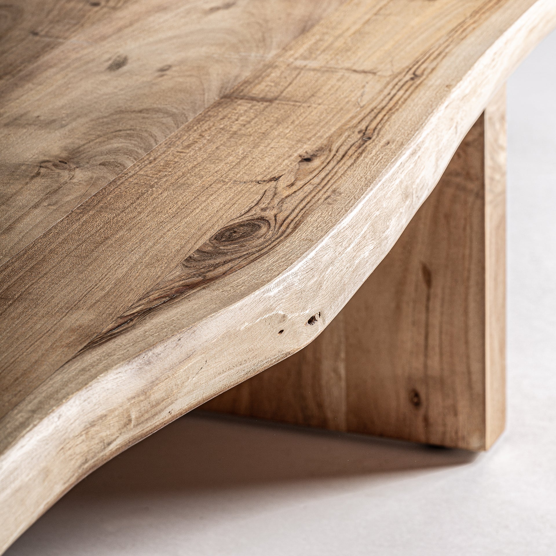 LEWES Acacia Wood Coffee Table - Contemporary Light Brown