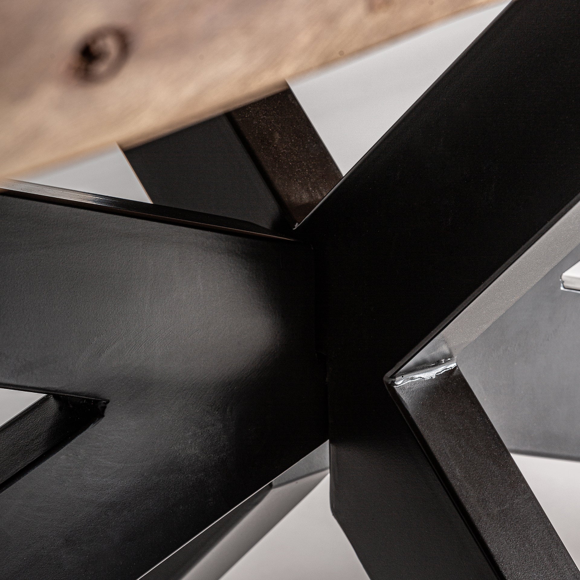 VIBORG DINING TABLE