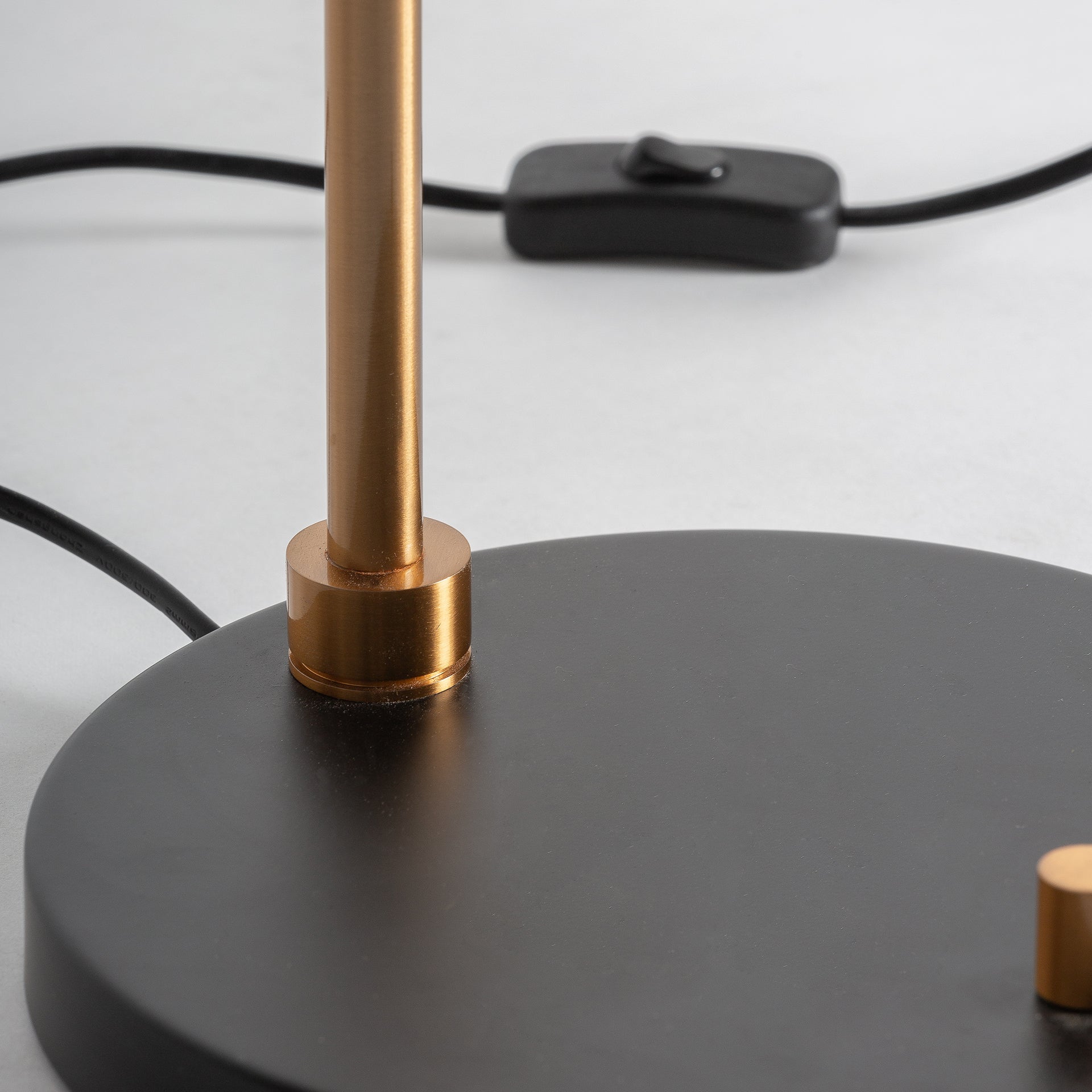 LJUSVÄRM Table Lamp