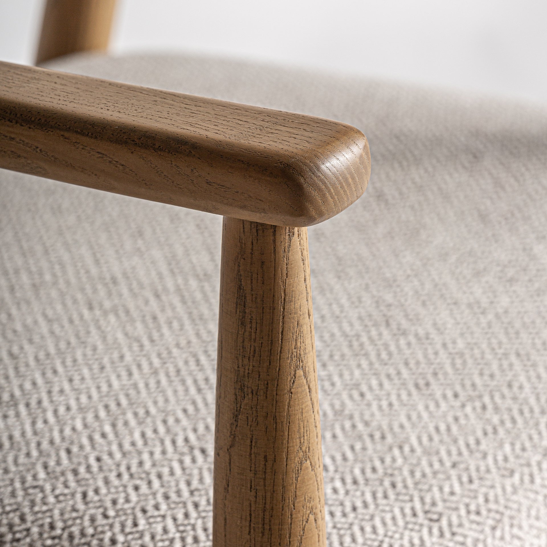 STAPLE CHAIR