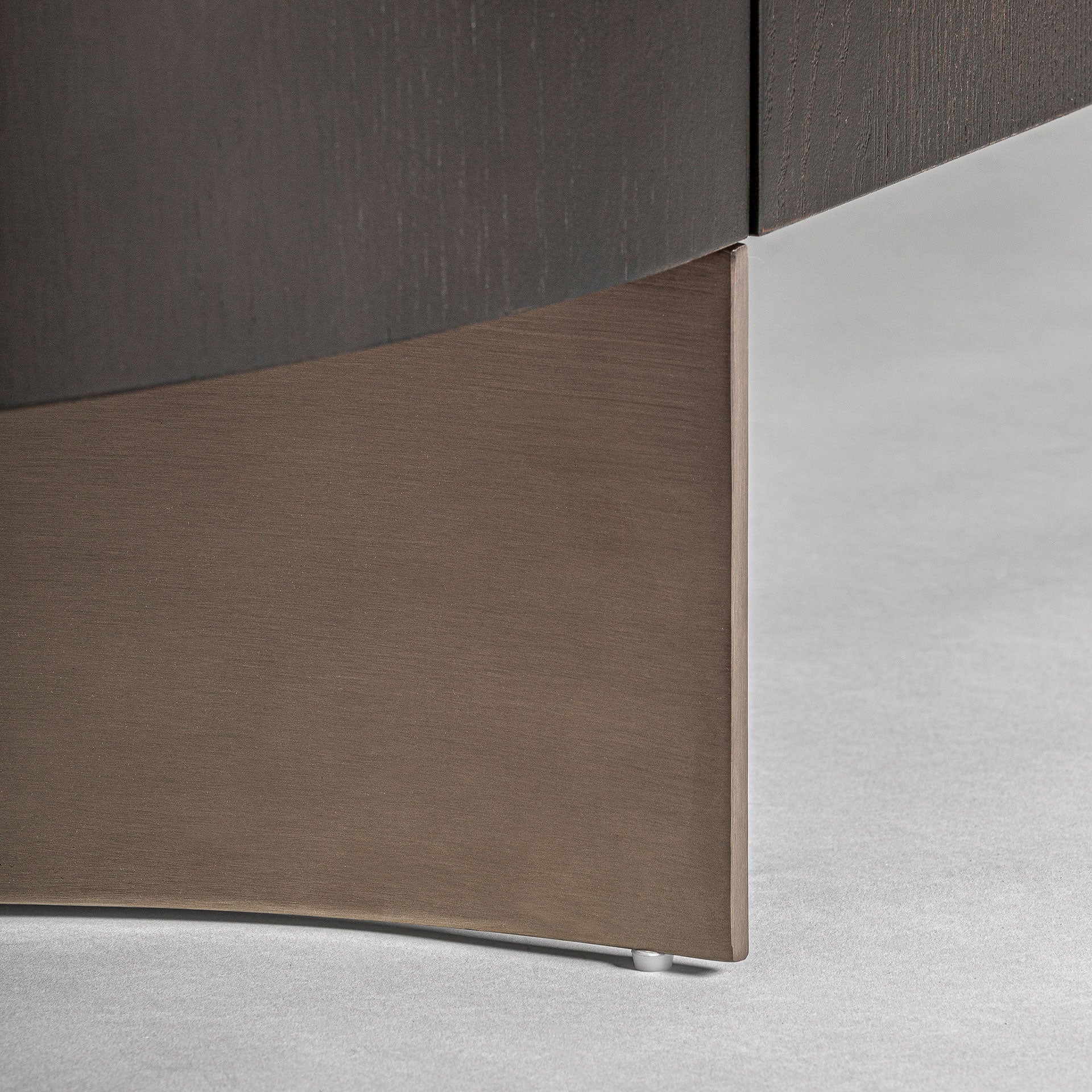 NEUVIC SIDEBOARD