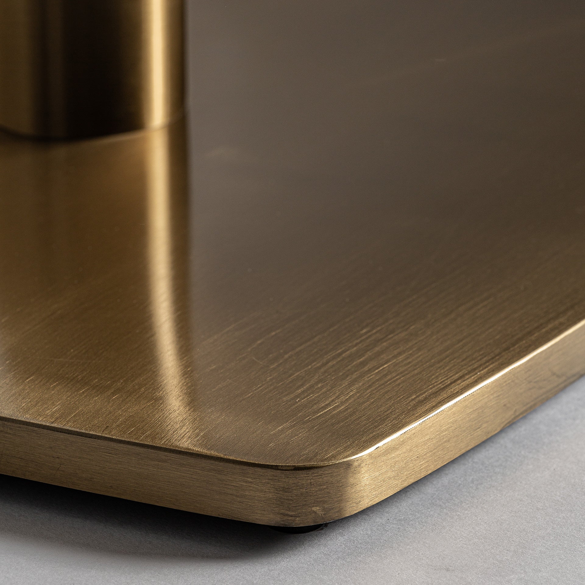 Valreas Art Deco Bar Table - Marble & Gold Steel