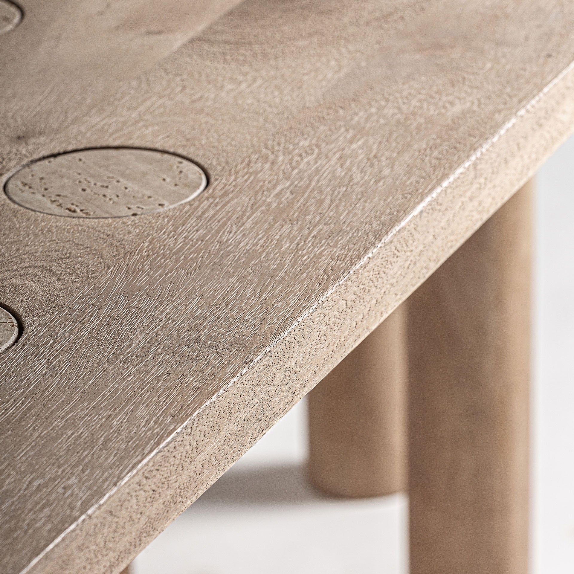 JACQUARD DINING TABLE