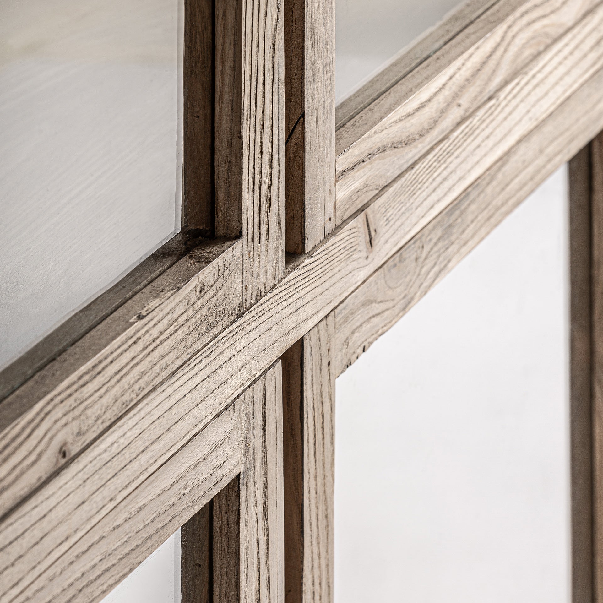 MASEIN Modular Display Cabinet - Colonial Style Elm Wood