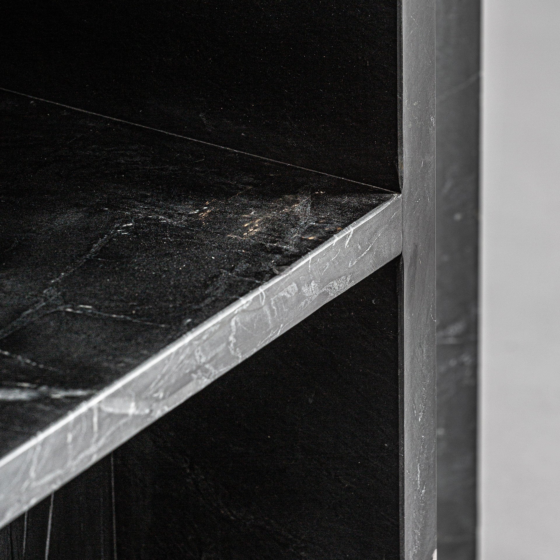 MARQUINA SIDE TABLE