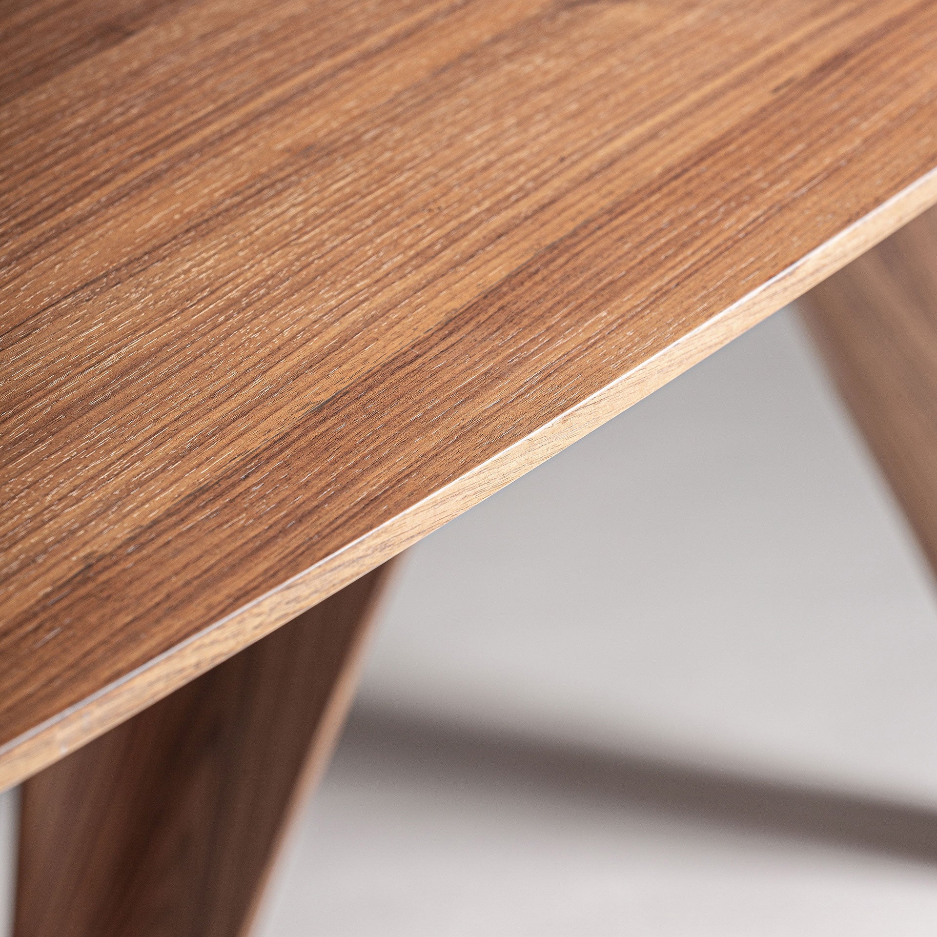 BILZEN DINING TABLE
