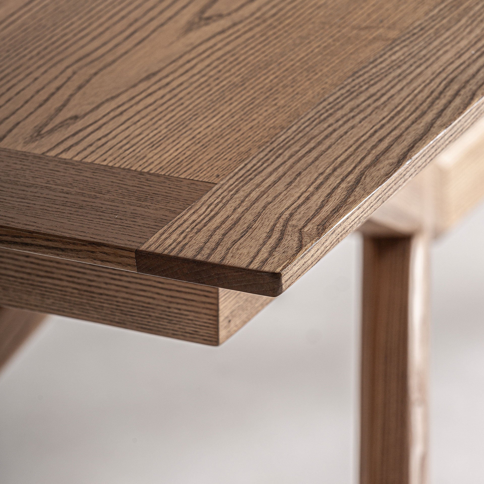 VREBOS EXTENDING TABLE