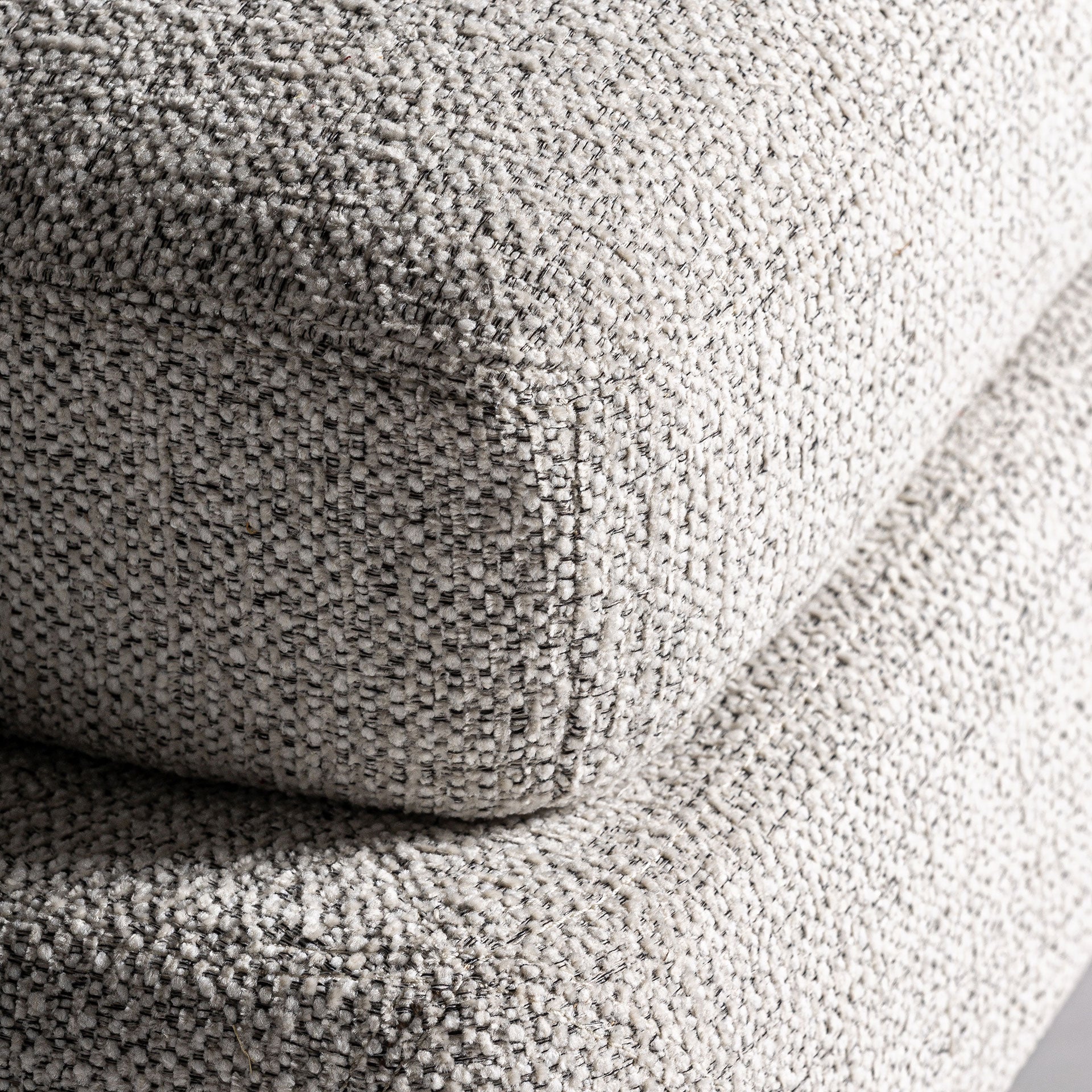 HERZELE ARMCHAIR