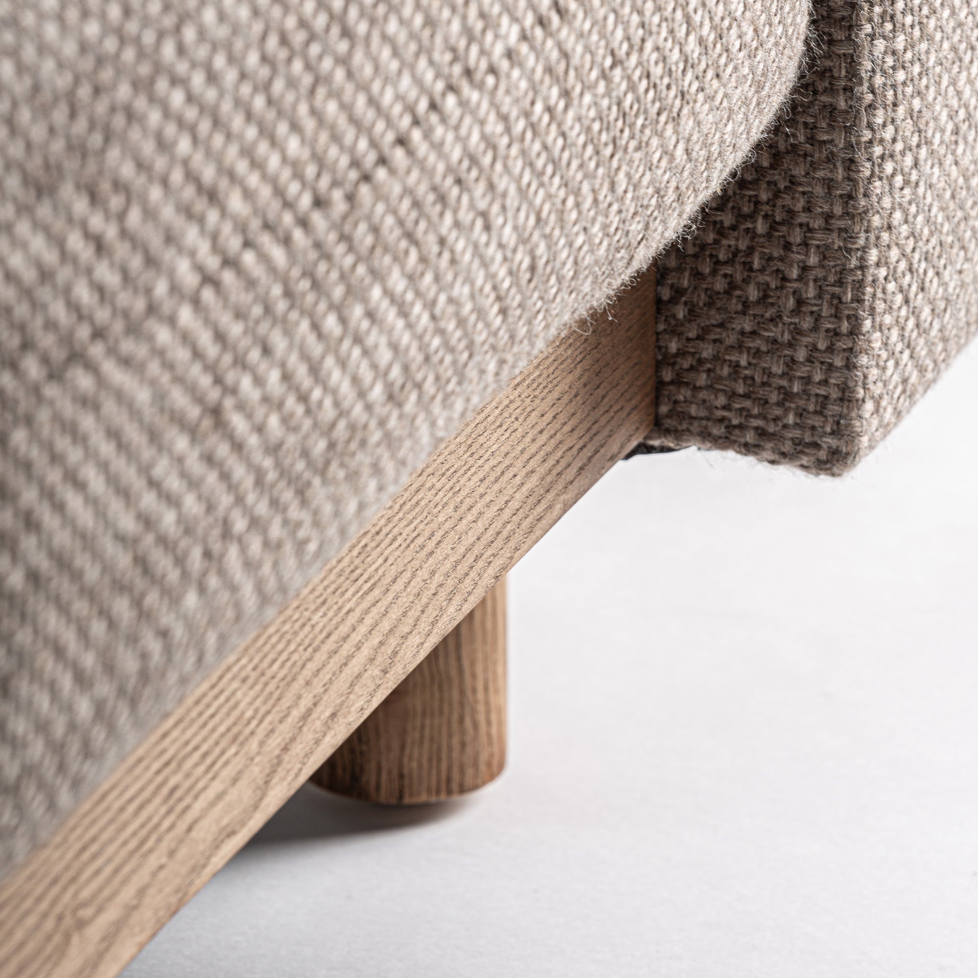 Fåtölj Carlton Pine Wood Armchair
