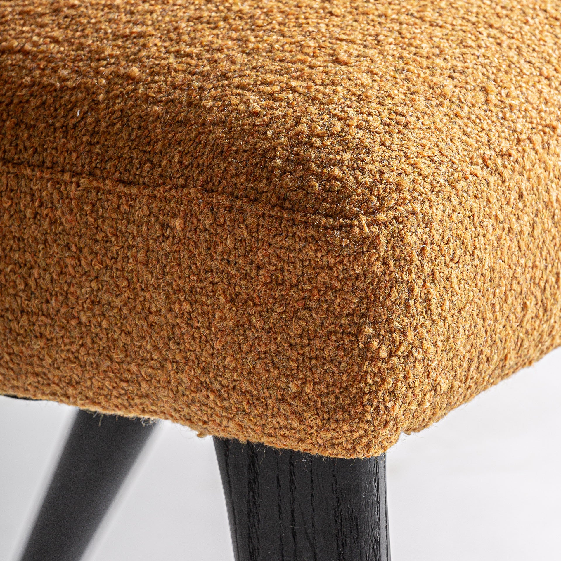VENEY CHAIR